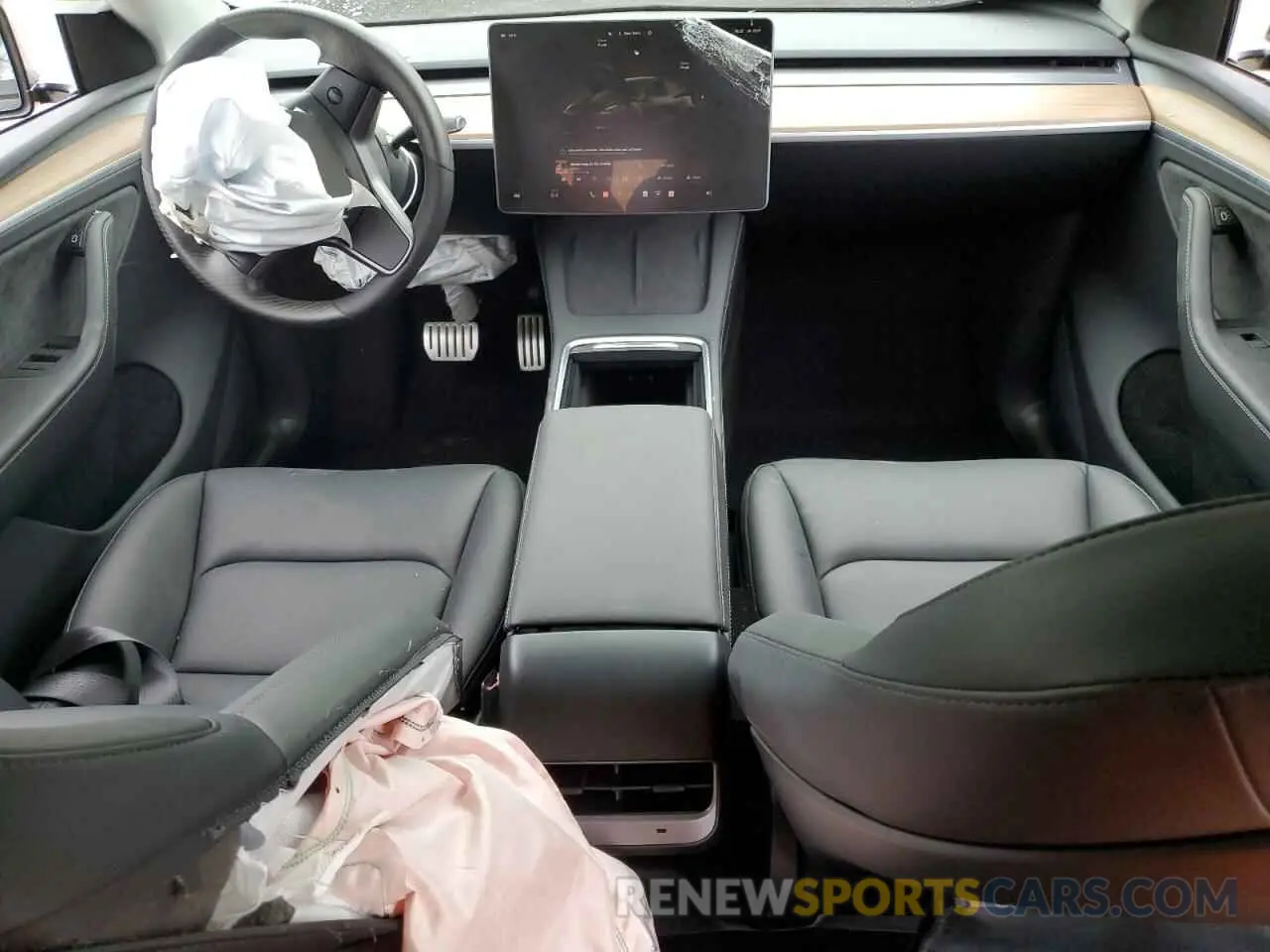 8 Photograph of a damaged car 7SAYGDEF4RA310704 TESLA MODEL Y 2024