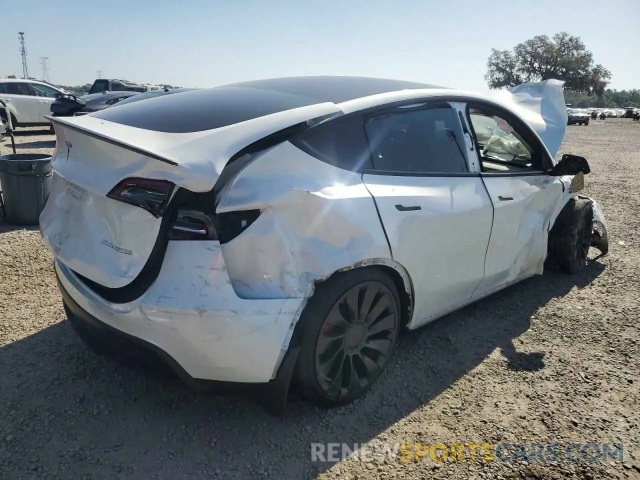 3 Photograph of a damaged car 7SAYGDEF4RF064210 TESLA MODEL Y 2024