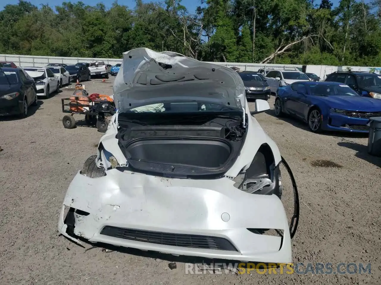 5 Photograph of a damaged car 7SAYGDEF4RF064210 TESLA MODEL Y 2024