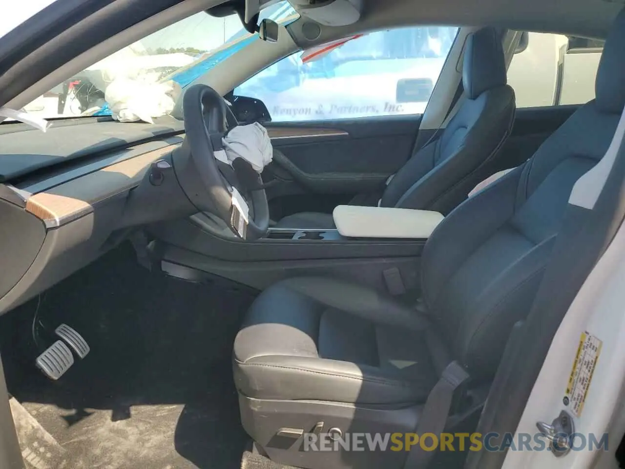 7 Photograph of a damaged car 7SAYGDEF4RF064210 TESLA MODEL Y 2024