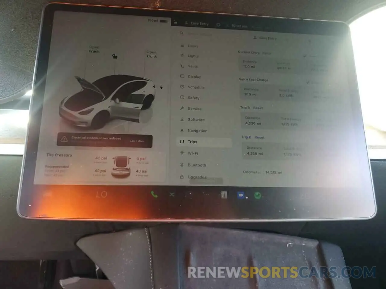 9 Photograph of a damaged car 7SAYGDEF4RF064210 TESLA MODEL Y 2024