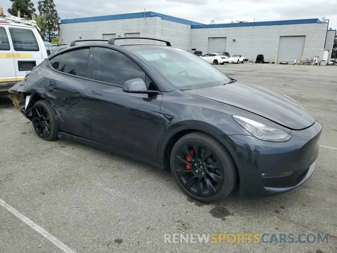4 Photograph of a damaged car 7SAYGDEF4RF093058 TESLA MODEL Y 2024