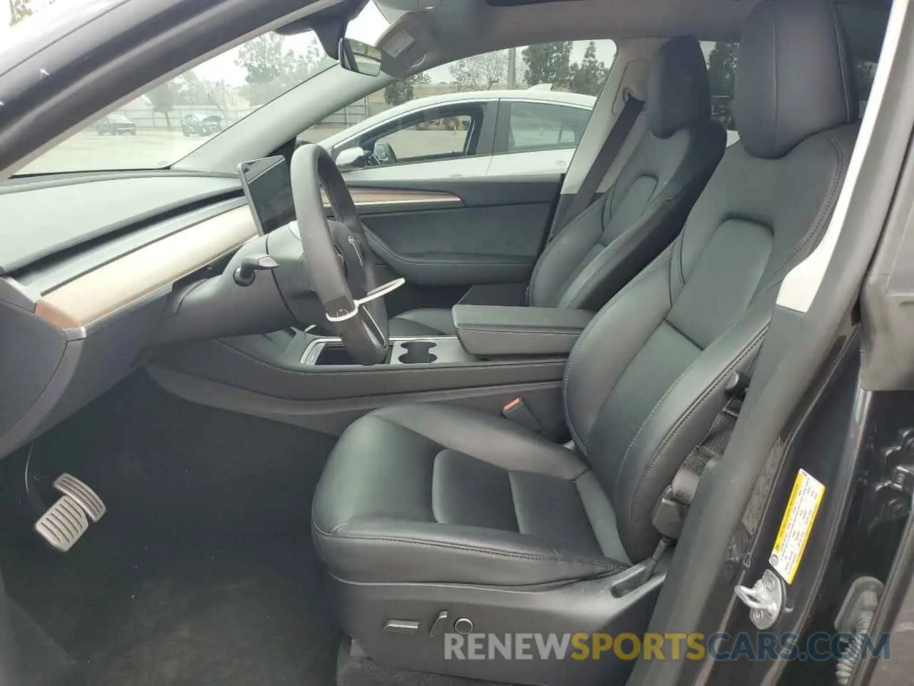 7 Photograph of a damaged car 7SAYGDEF4RF093058 TESLA MODEL Y 2024