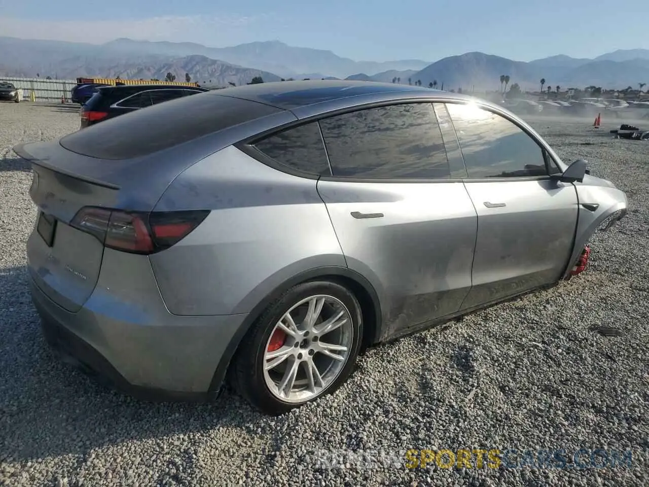 3 Photograph of a damaged car 7SAYGDEF5RA289071 TESLA MODEL Y 2024
