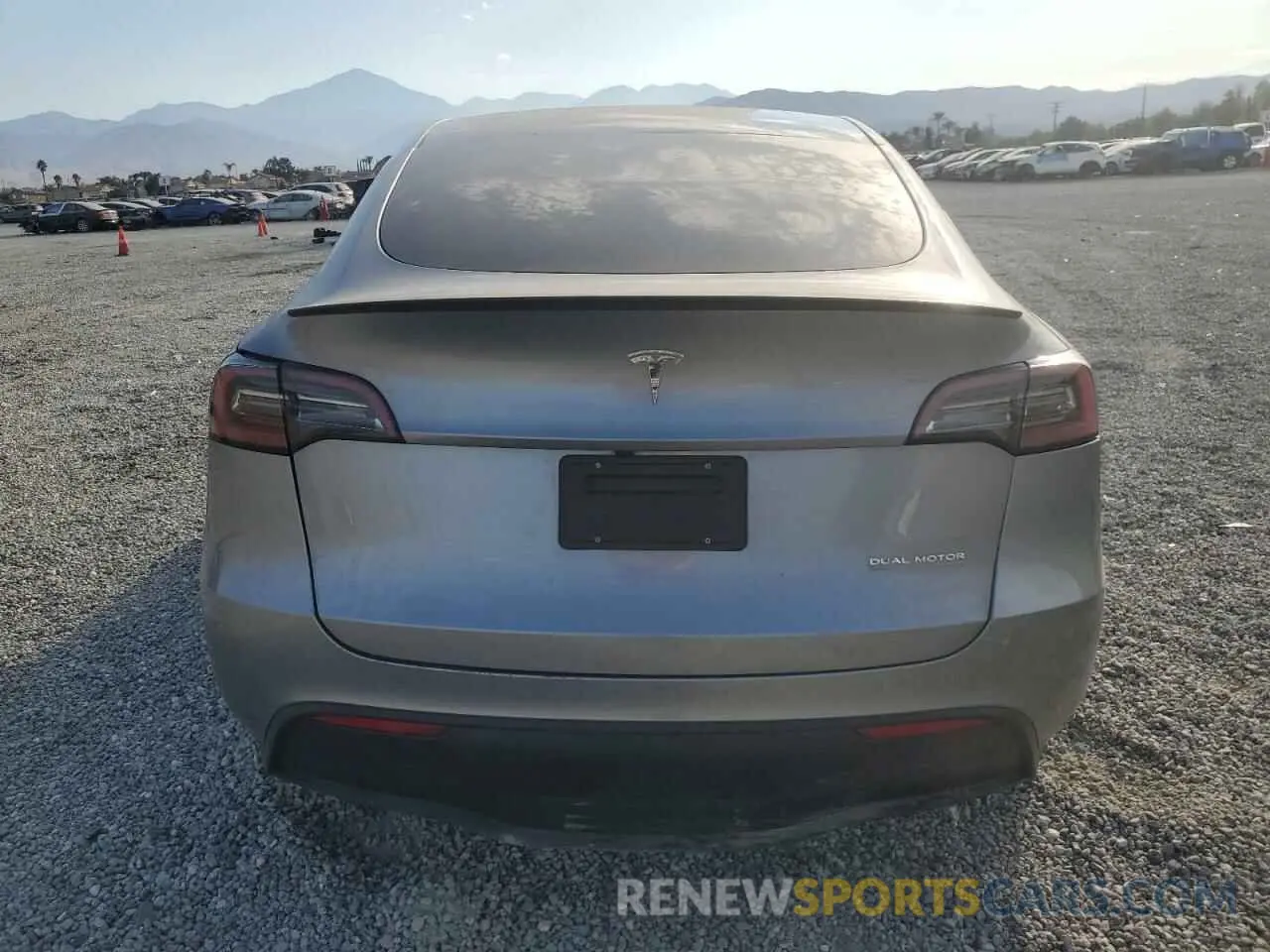 6 Photograph of a damaged car 7SAYGDEF5RA289071 TESLA MODEL Y 2024