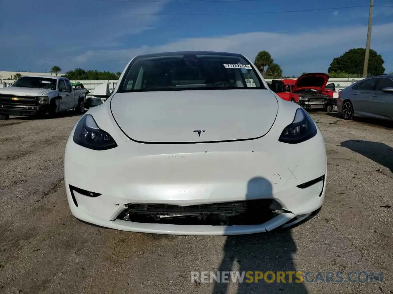 5 Photograph of a damaged car 7SAYGDEF5RA294156 TESLA MODEL Y 2024