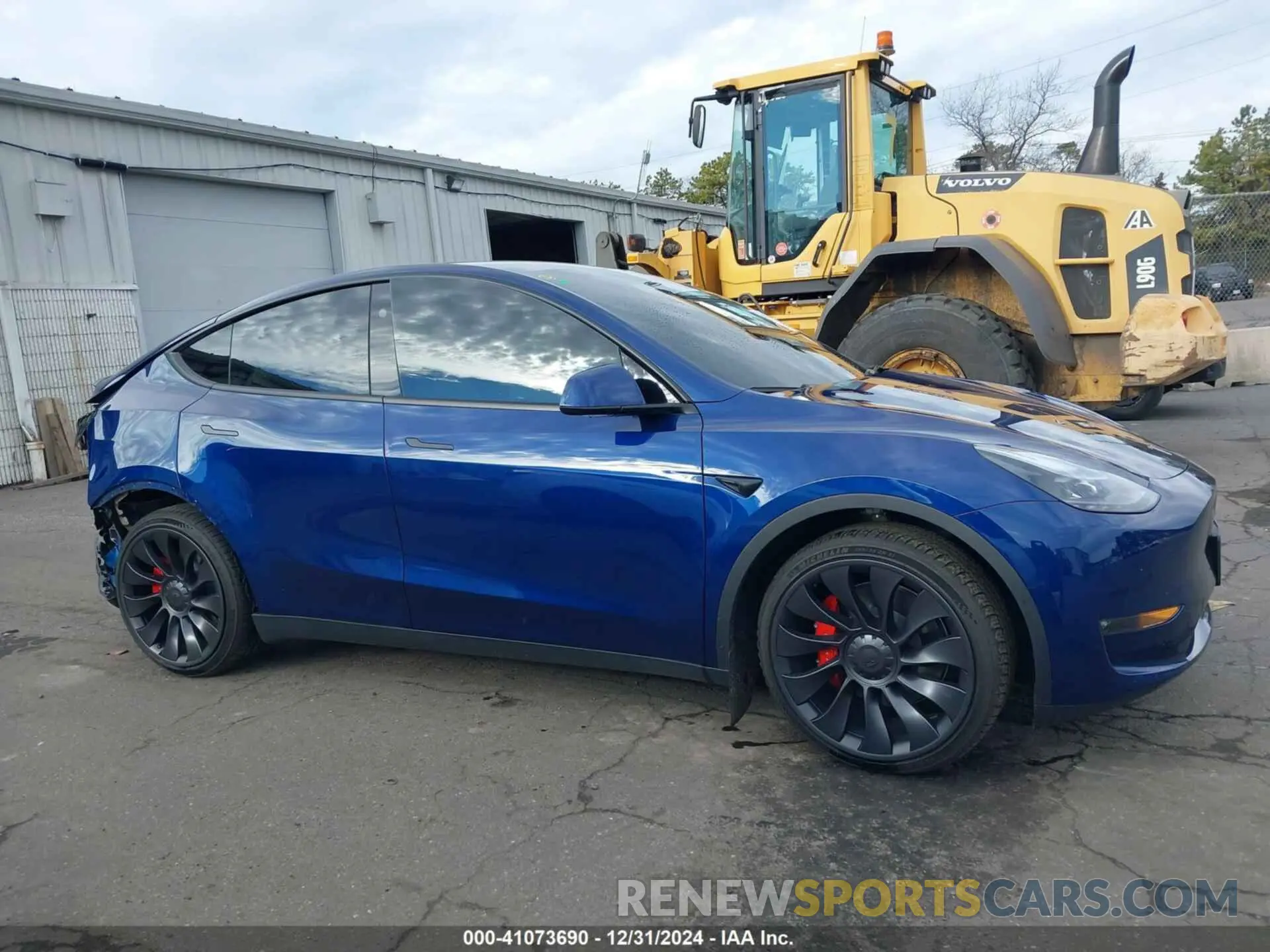 12 Photograph of a damaged car 7SAYGDEF5RF028607 TESLA MODEL Y 2024