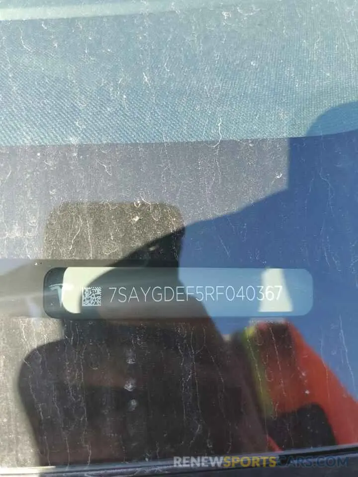 13 Photograph of a damaged car 7SAYGDEF5RF040367 TESLA MODEL Y 2024