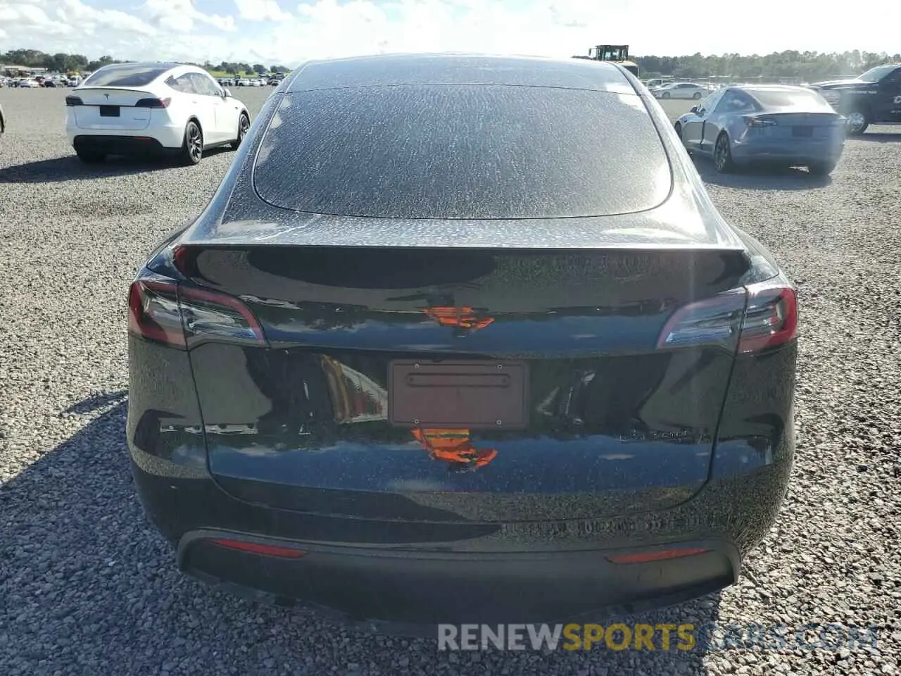 6 Photograph of a damaged car 7SAYGDEF5RF040367 TESLA MODEL Y 2024