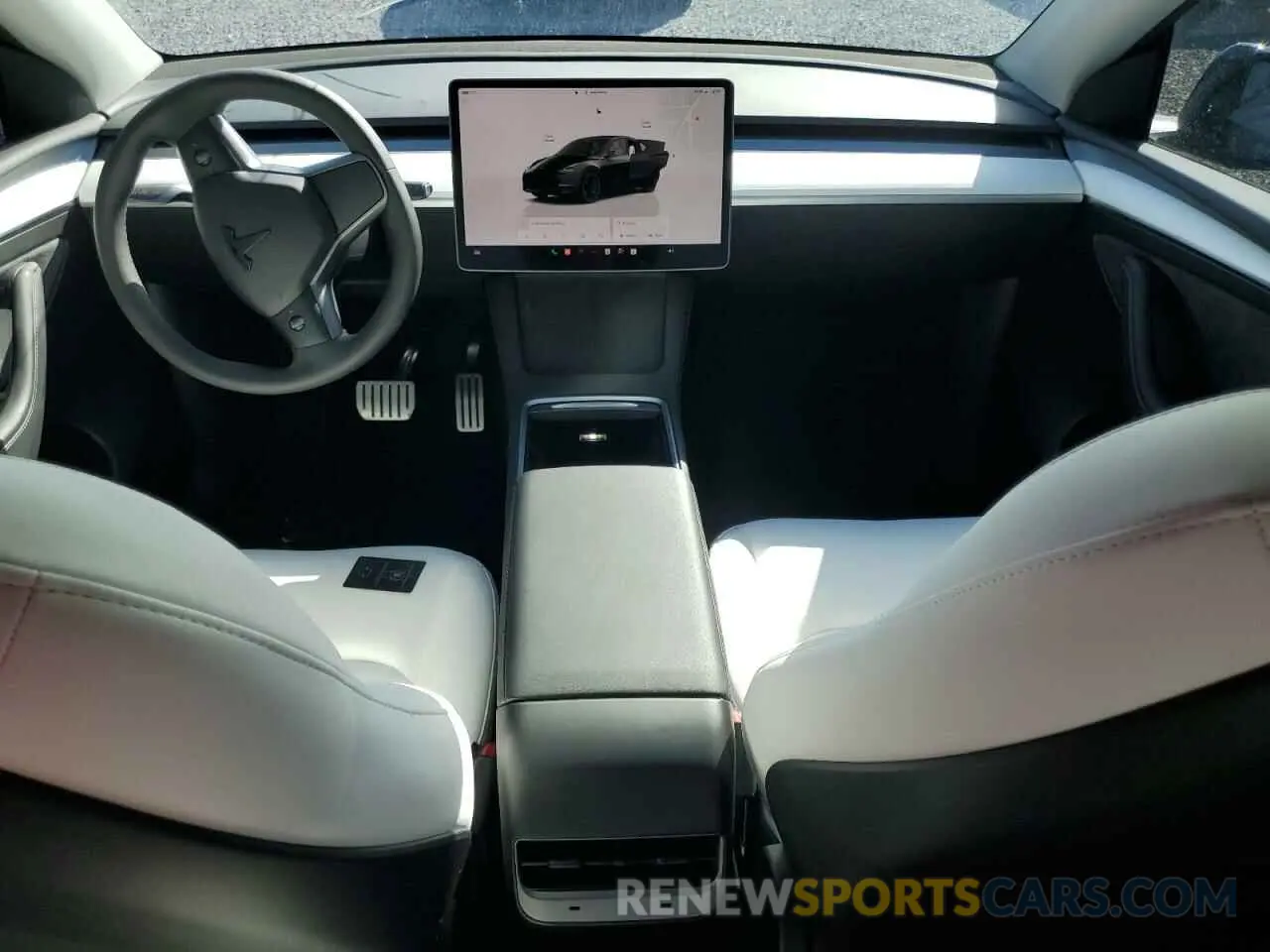 8 Photograph of a damaged car 7SAYGDEF5RF040367 TESLA MODEL Y 2024