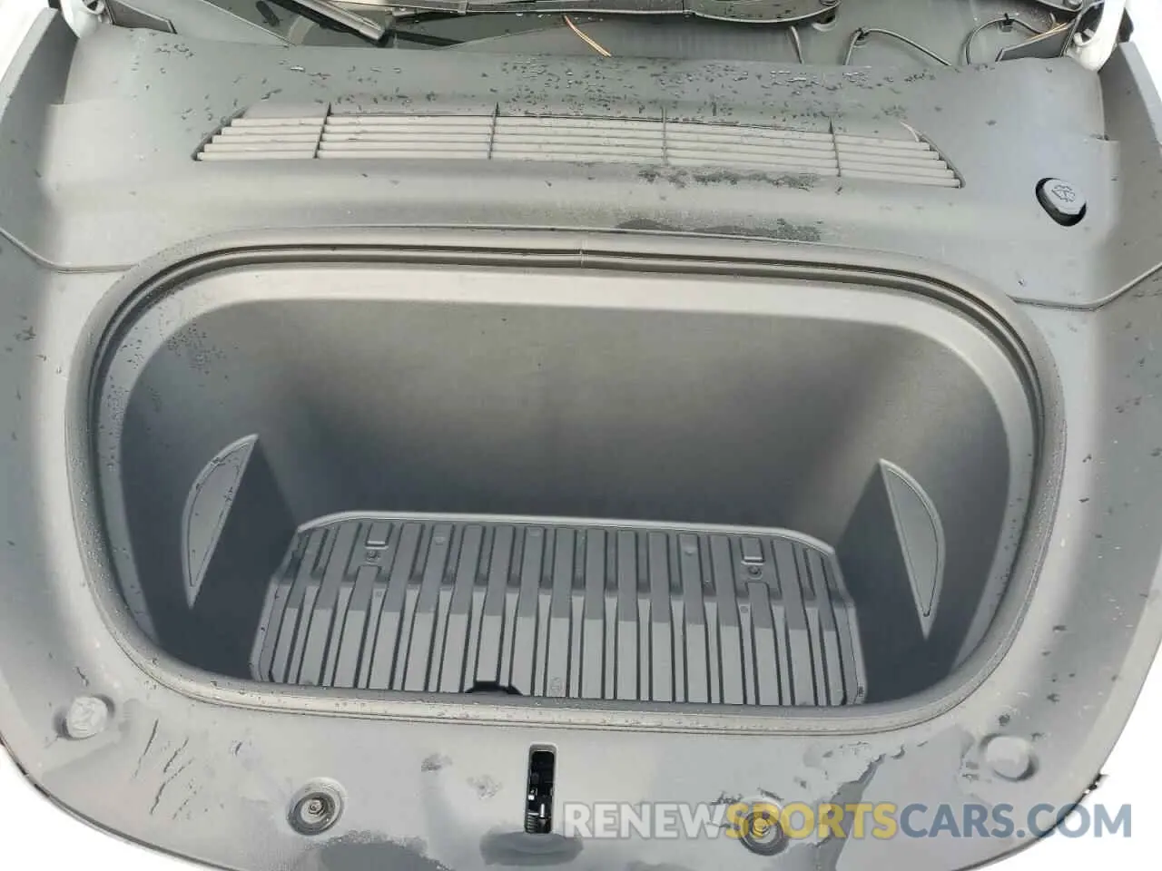 11 Photograph of a damaged car 7SAYGDEF5RF046511 TESLA MODEL Y 2024