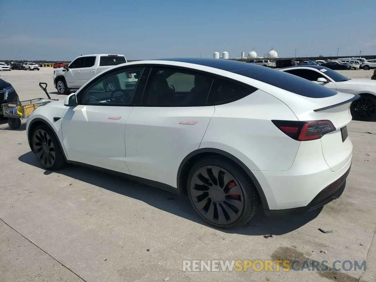 2 Photograph of a damaged car 7SAYGDEF5RF046511 TESLA MODEL Y 2024