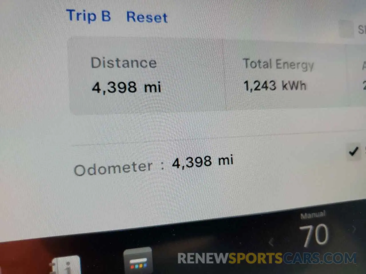 9 Photograph of a damaged car 7SAYGDEF5RF046511 TESLA MODEL Y 2024