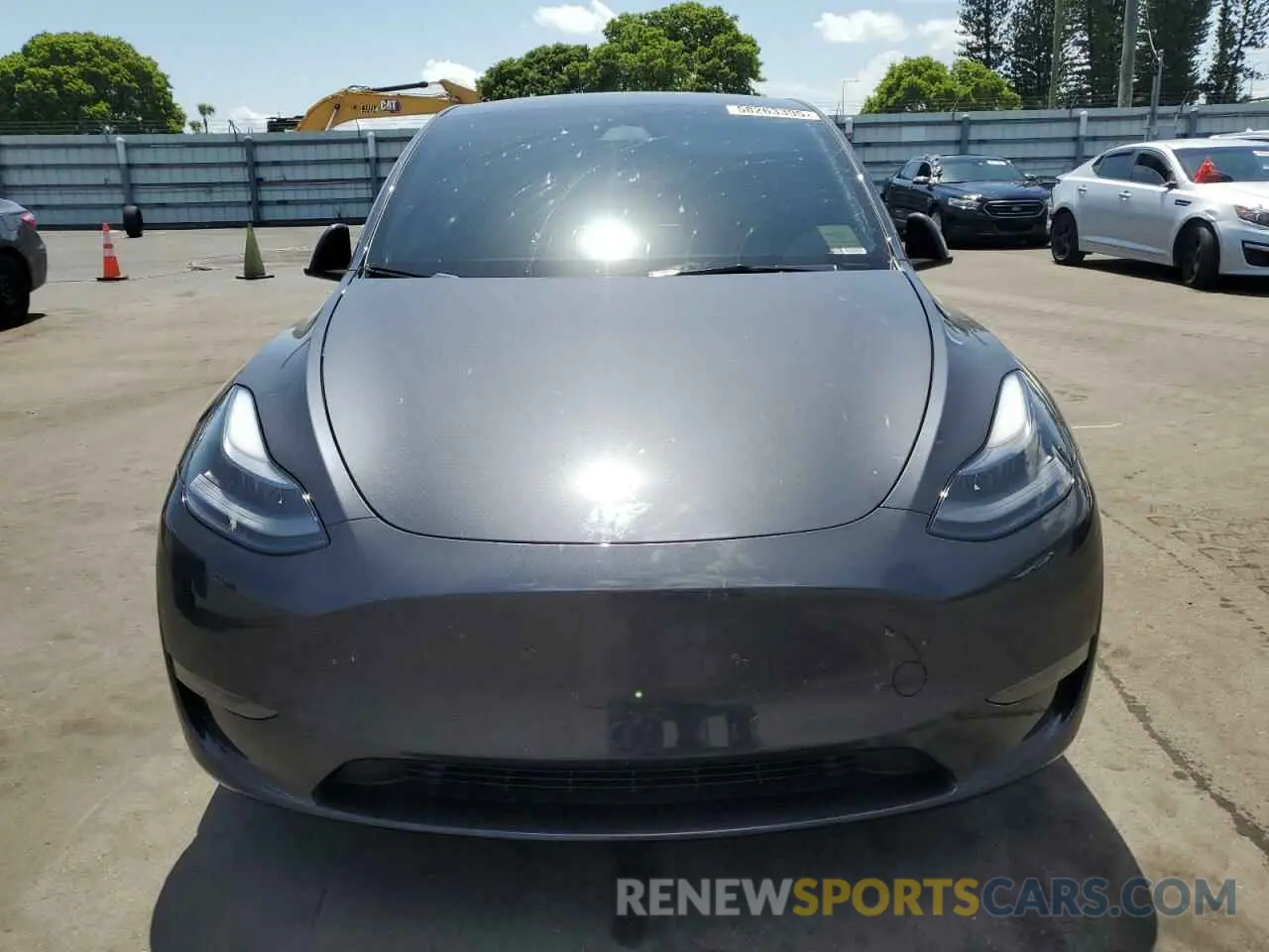 5 Photograph of a damaged car 7SAYGDEF5RF058755 TESLA MODEL Y 2024