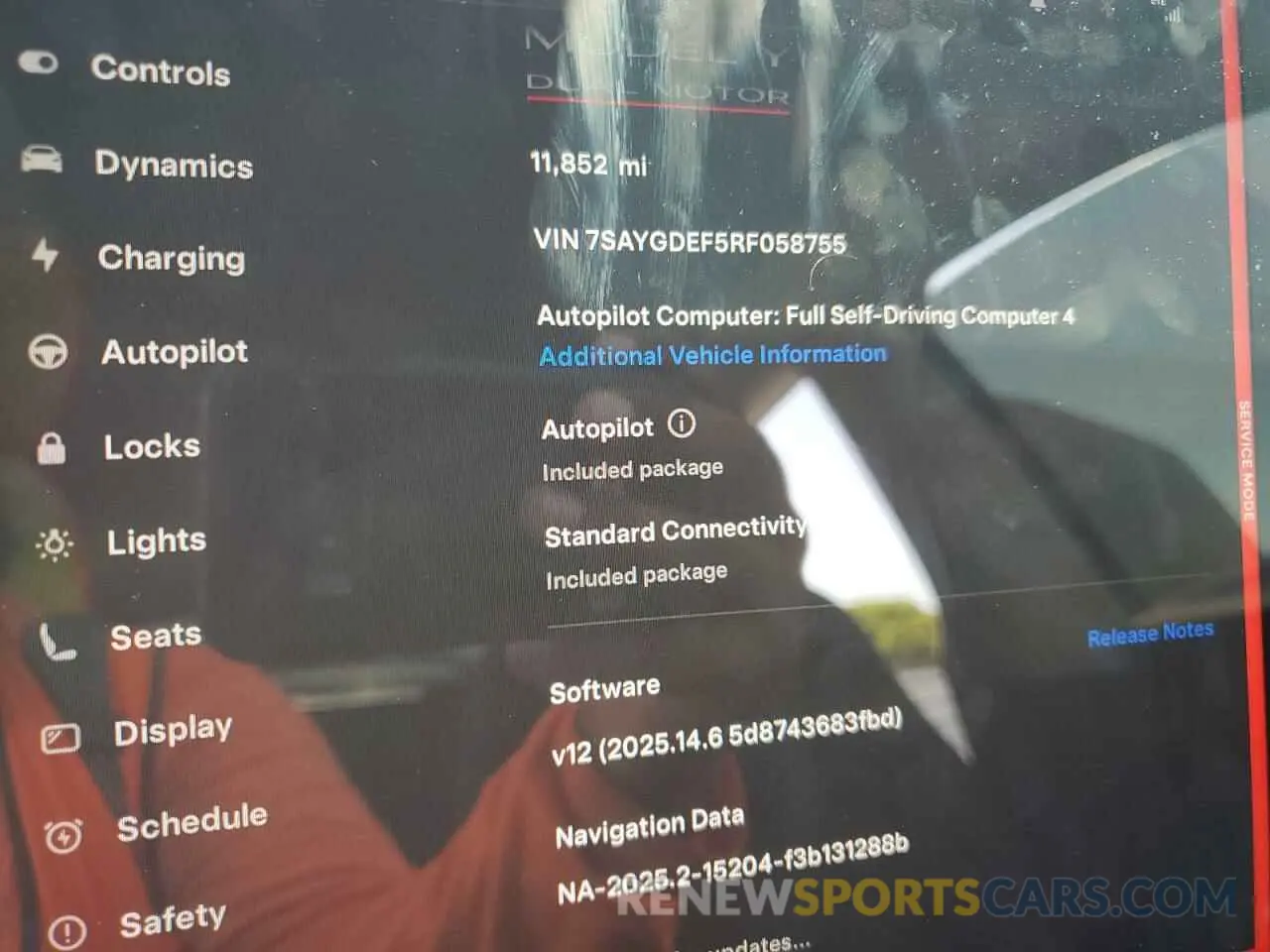9 Photograph of a damaged car 7SAYGDEF5RF058755 TESLA MODEL Y 2024