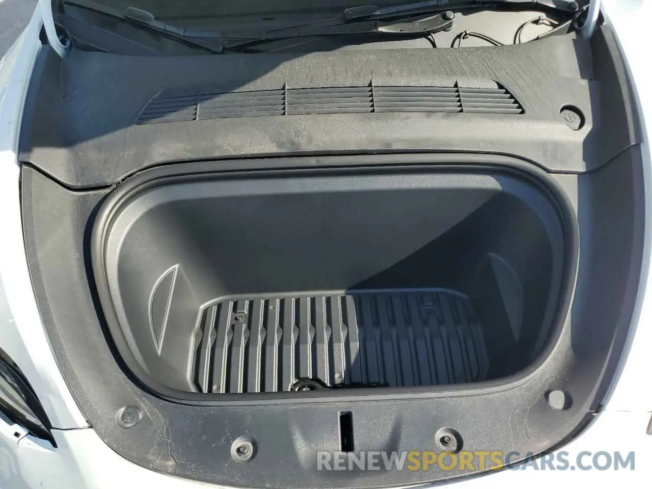 11 Photograph of a damaged car 7SAYGDEF5RF063647 TESLA MODEL Y 2024