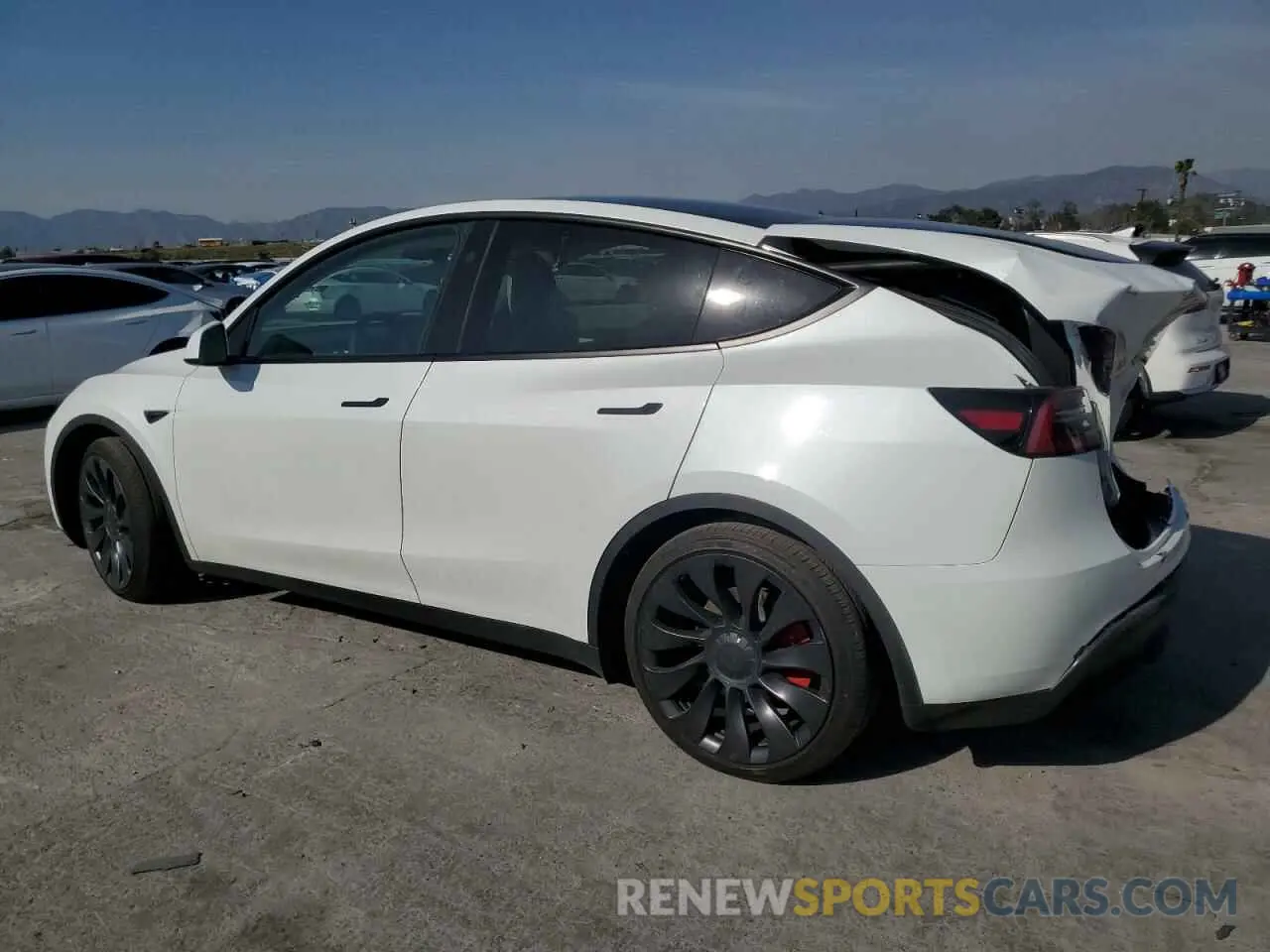 2 Photograph of a damaged car 7SAYGDEF5RF063647 TESLA MODEL Y 2024