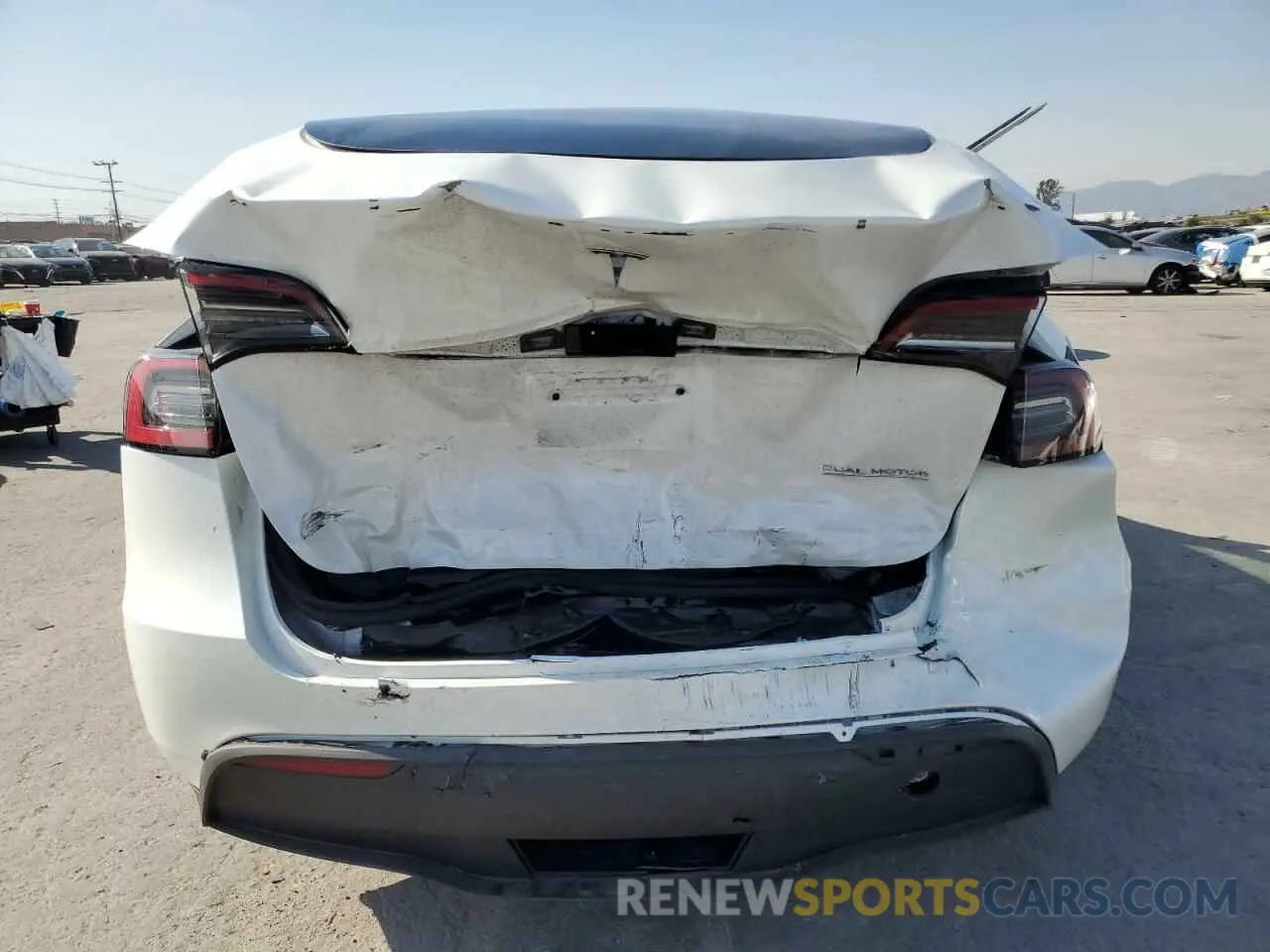 6 Photograph of a damaged car 7SAYGDEF5RF063647 TESLA MODEL Y 2024