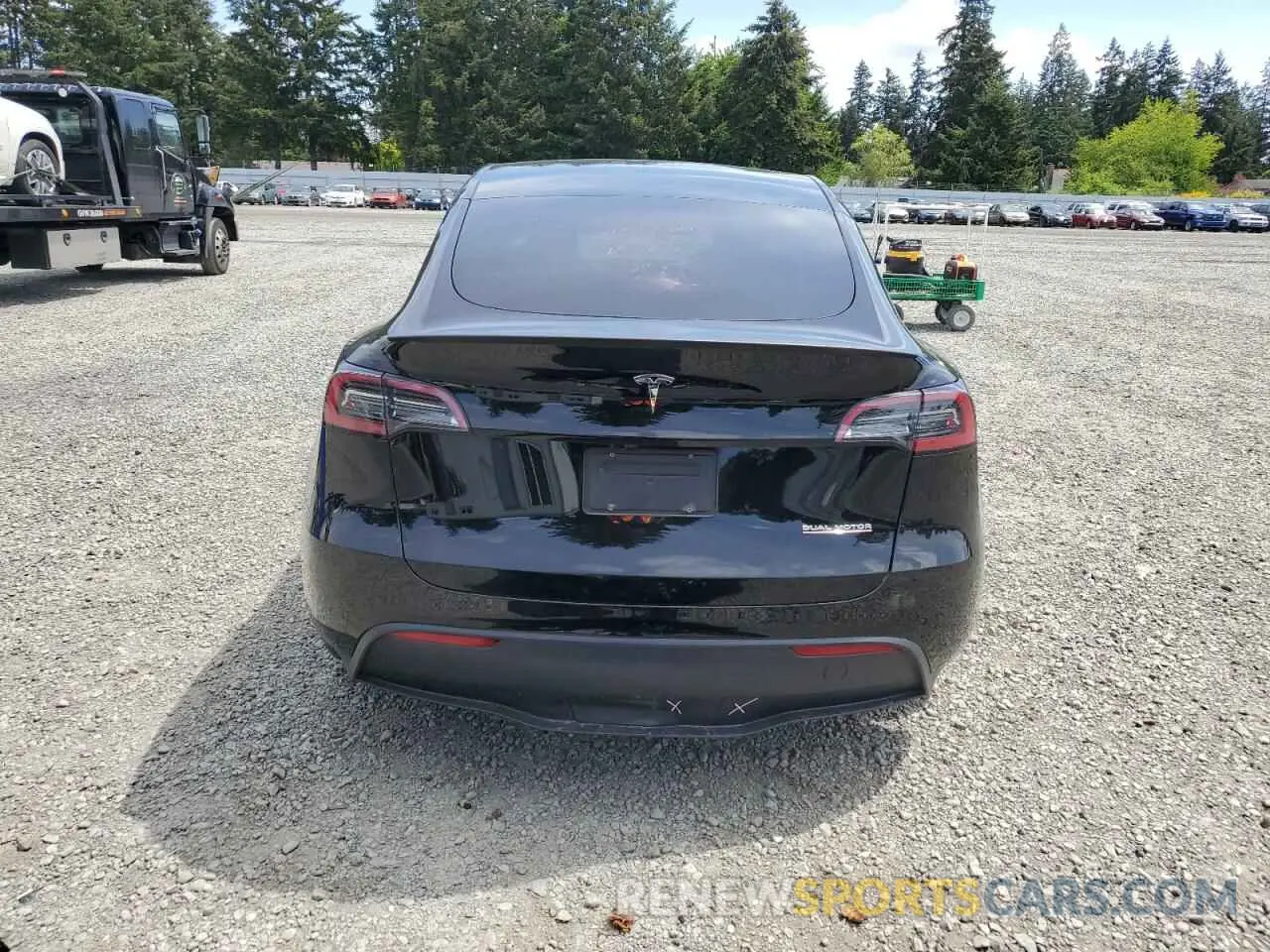 6 Photograph of a damaged car 7SAYGDEF5RF064183 TESLA MODEL Y 2024