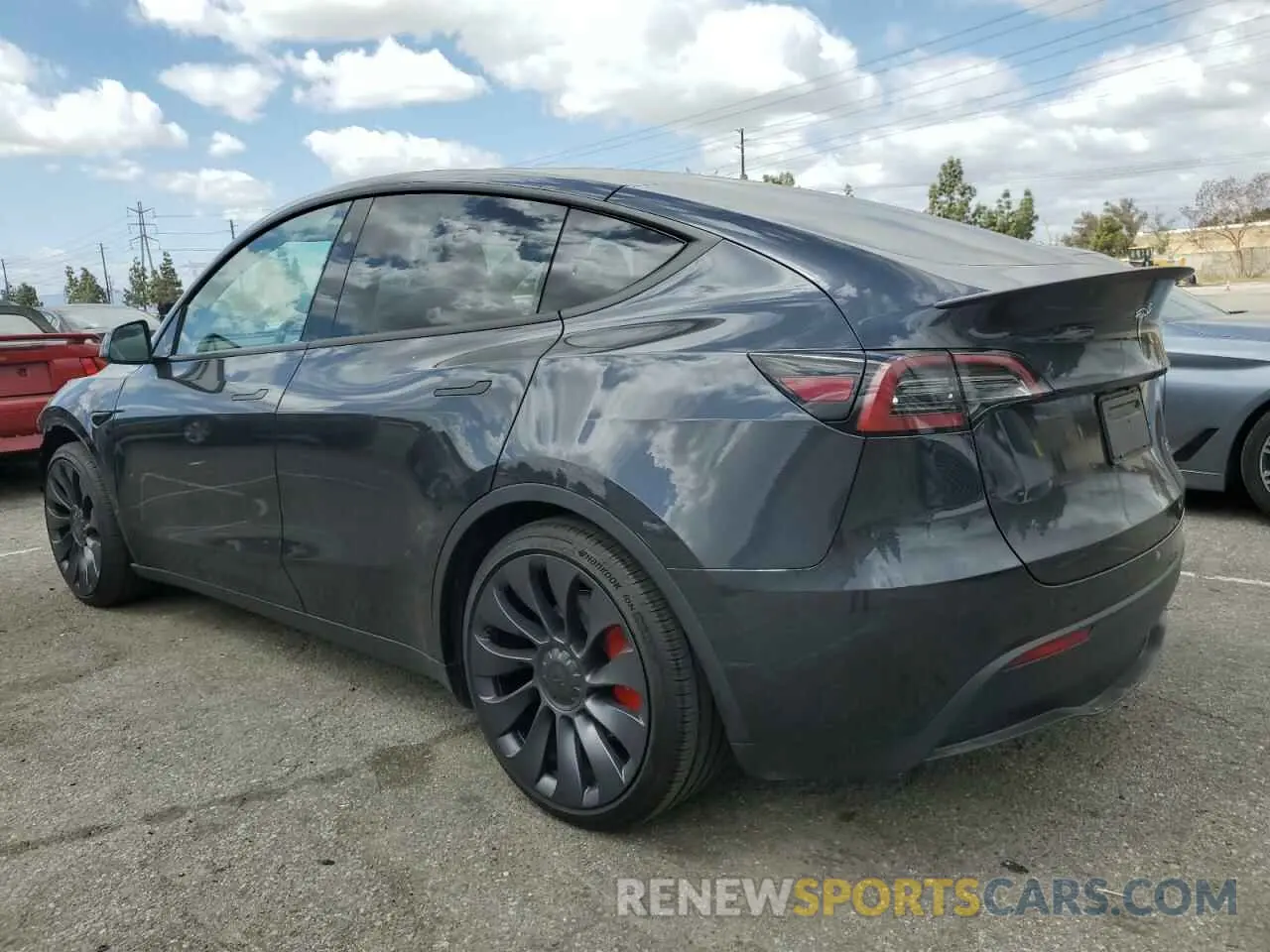 2 Photograph of a damaged car 7SAYGDEF5RF125127 TESLA MODEL Y 2024