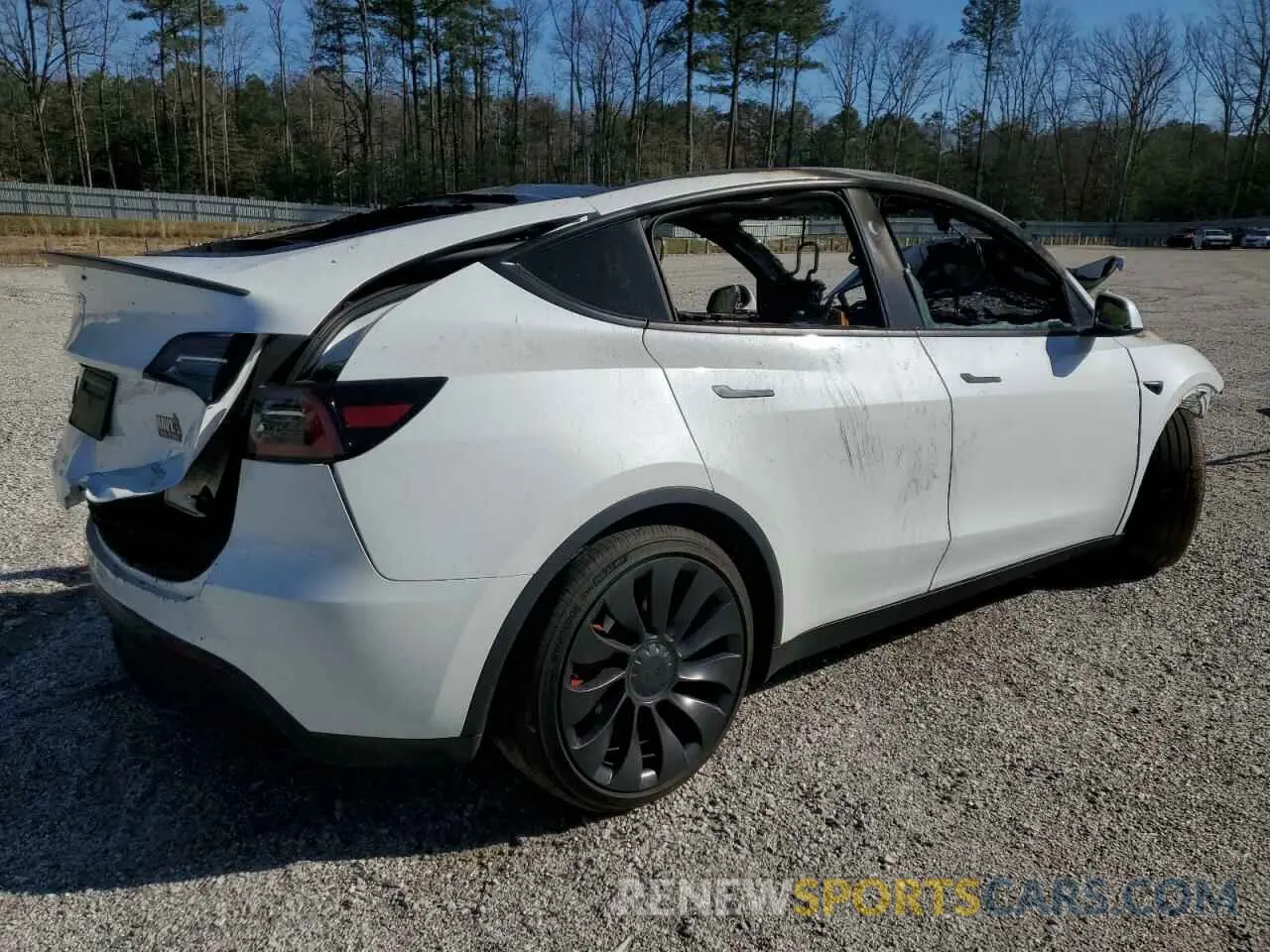 3 Photograph of a damaged car 7SAYGDEF5RF183755 TESLA MODEL Y 2024