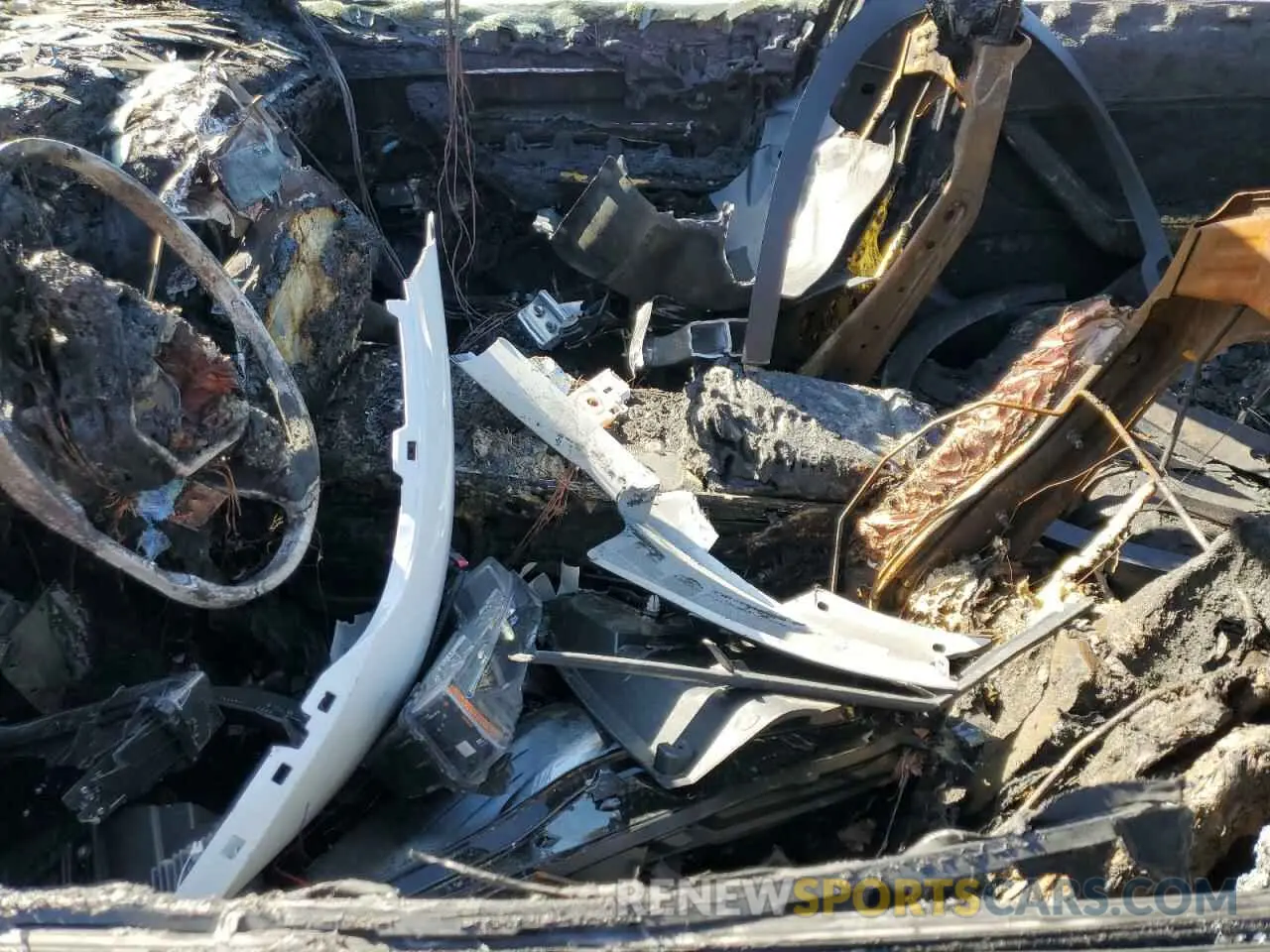 7 Photograph of a damaged car 7SAYGDEF5RF183755 TESLA MODEL Y 2024