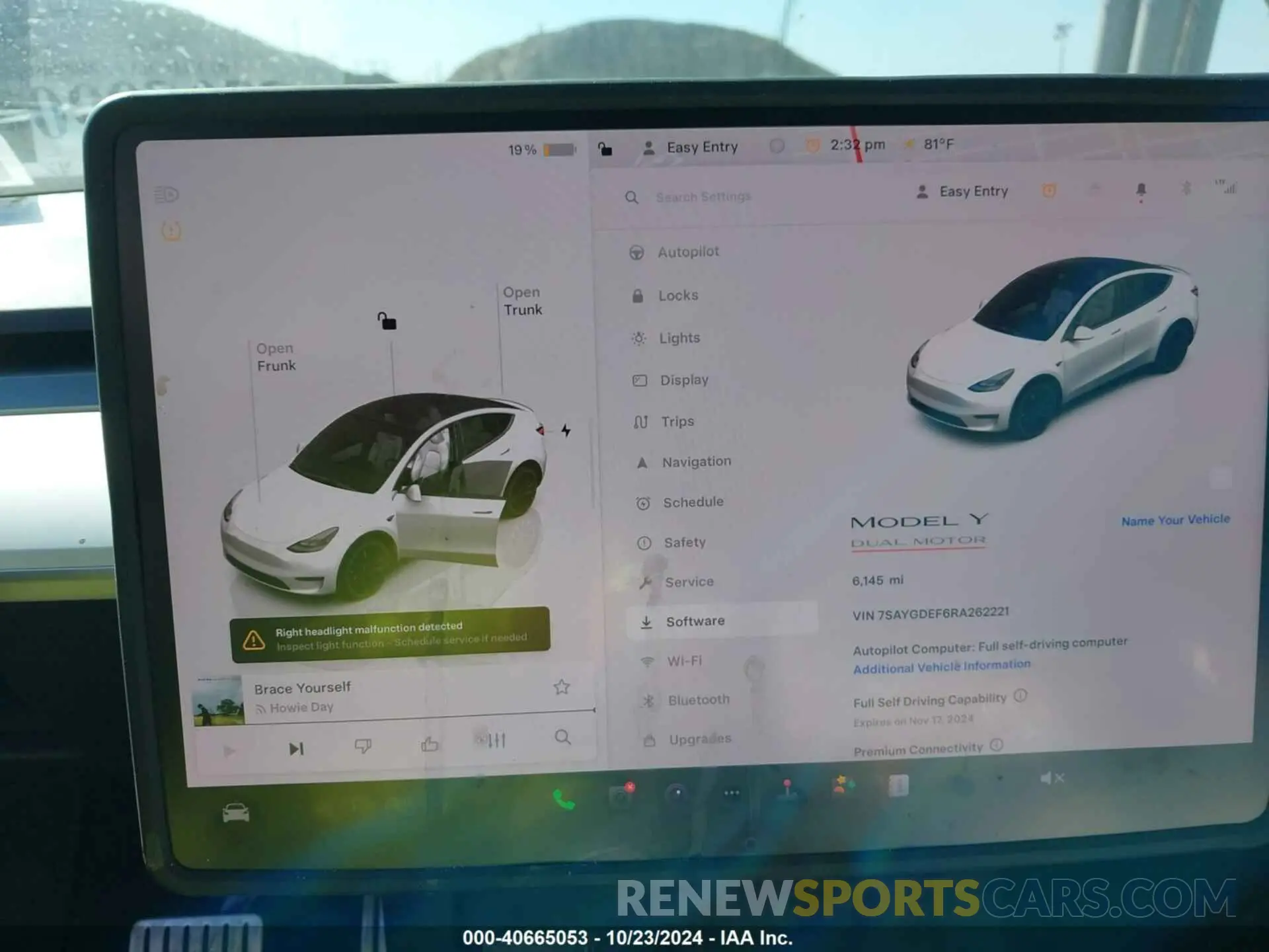19 Photograph of a damaged car 7SAYGDEF6RA262221 TESLA MODEL Y 2024