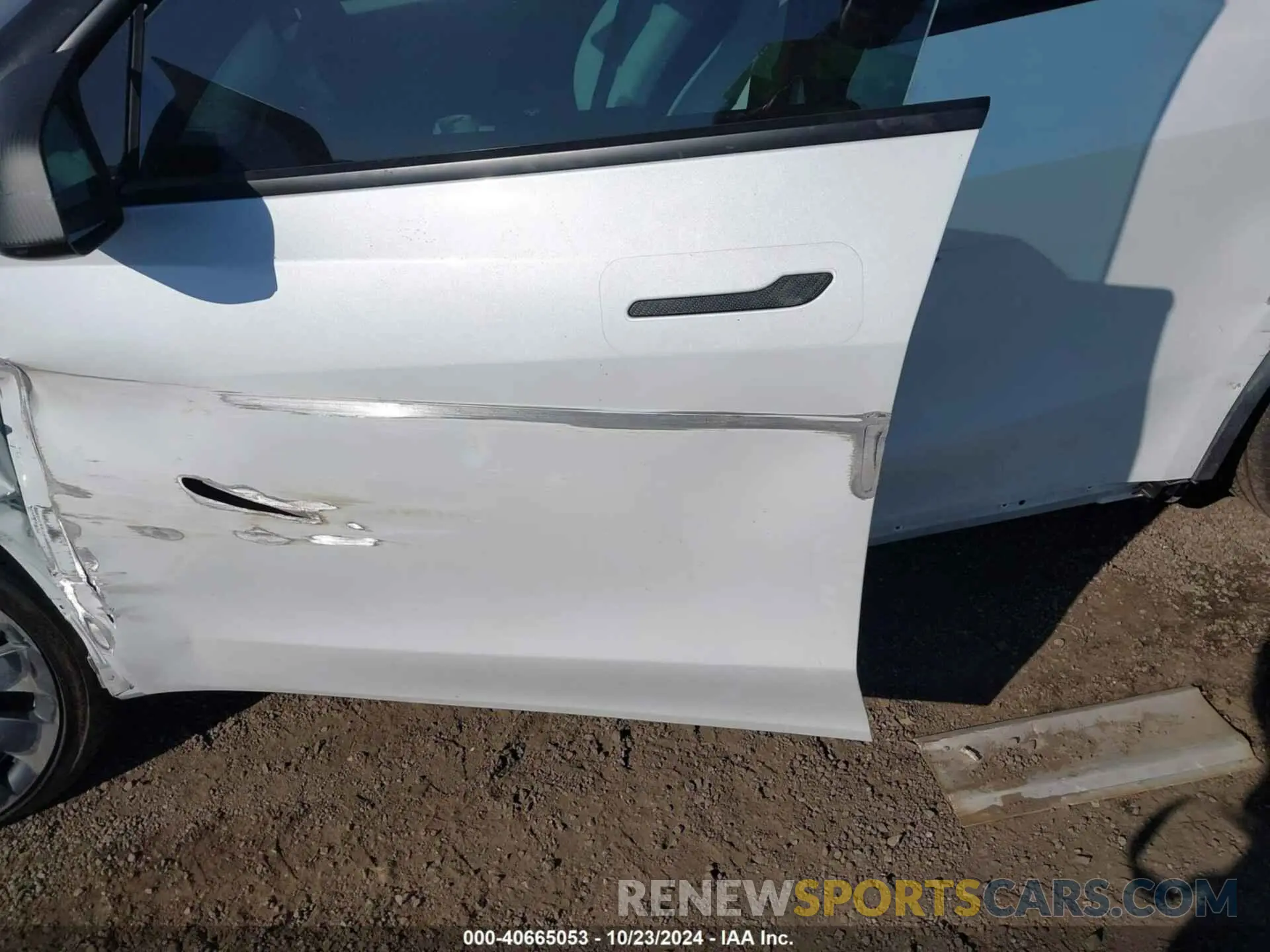 22 Photograph of a damaged car 7SAYGDEF6RA262221 TESLA MODEL Y 2024