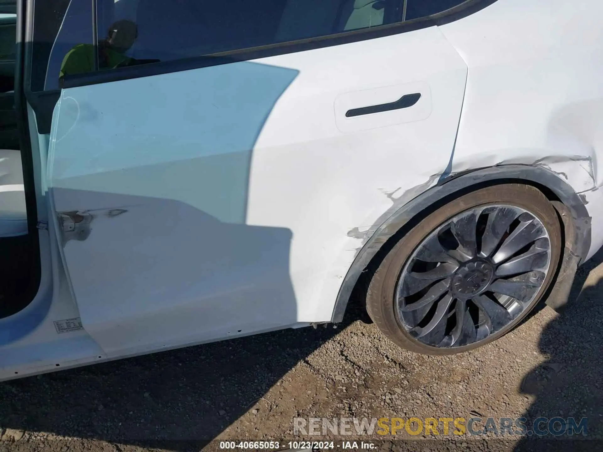 23 Photograph of a damaged car 7SAYGDEF6RA262221 TESLA MODEL Y 2024