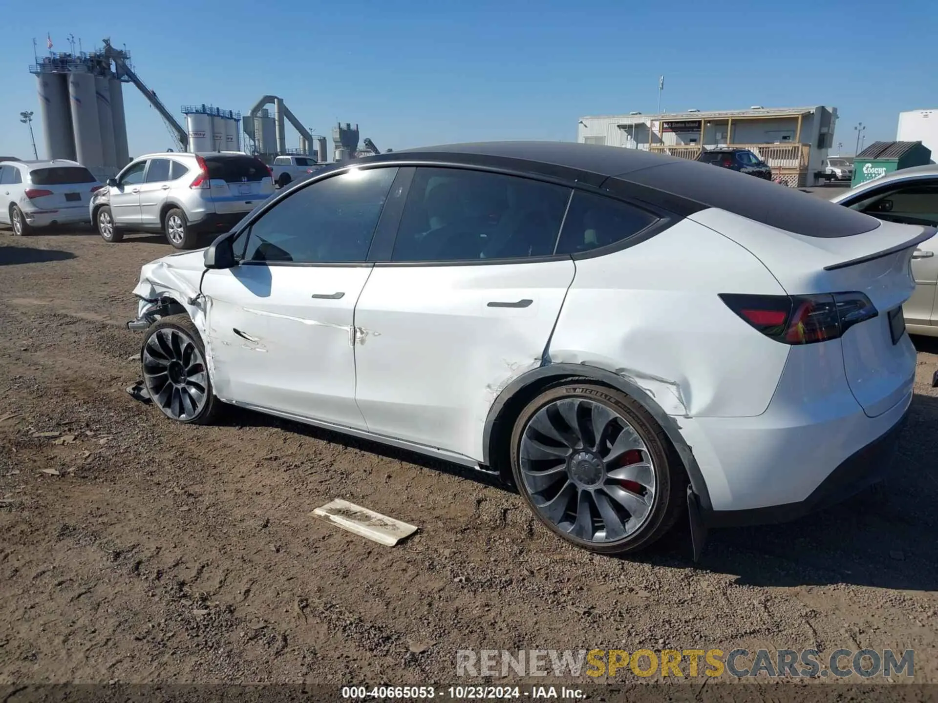 3 Photograph of a damaged car 7SAYGDEF6RA262221 TESLA MODEL Y 2024