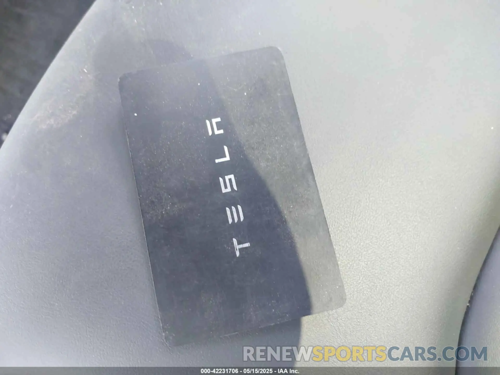 11 Photograph of a damaged car 7SAYGDEF6RA291217 TESLA MODEL Y 2024