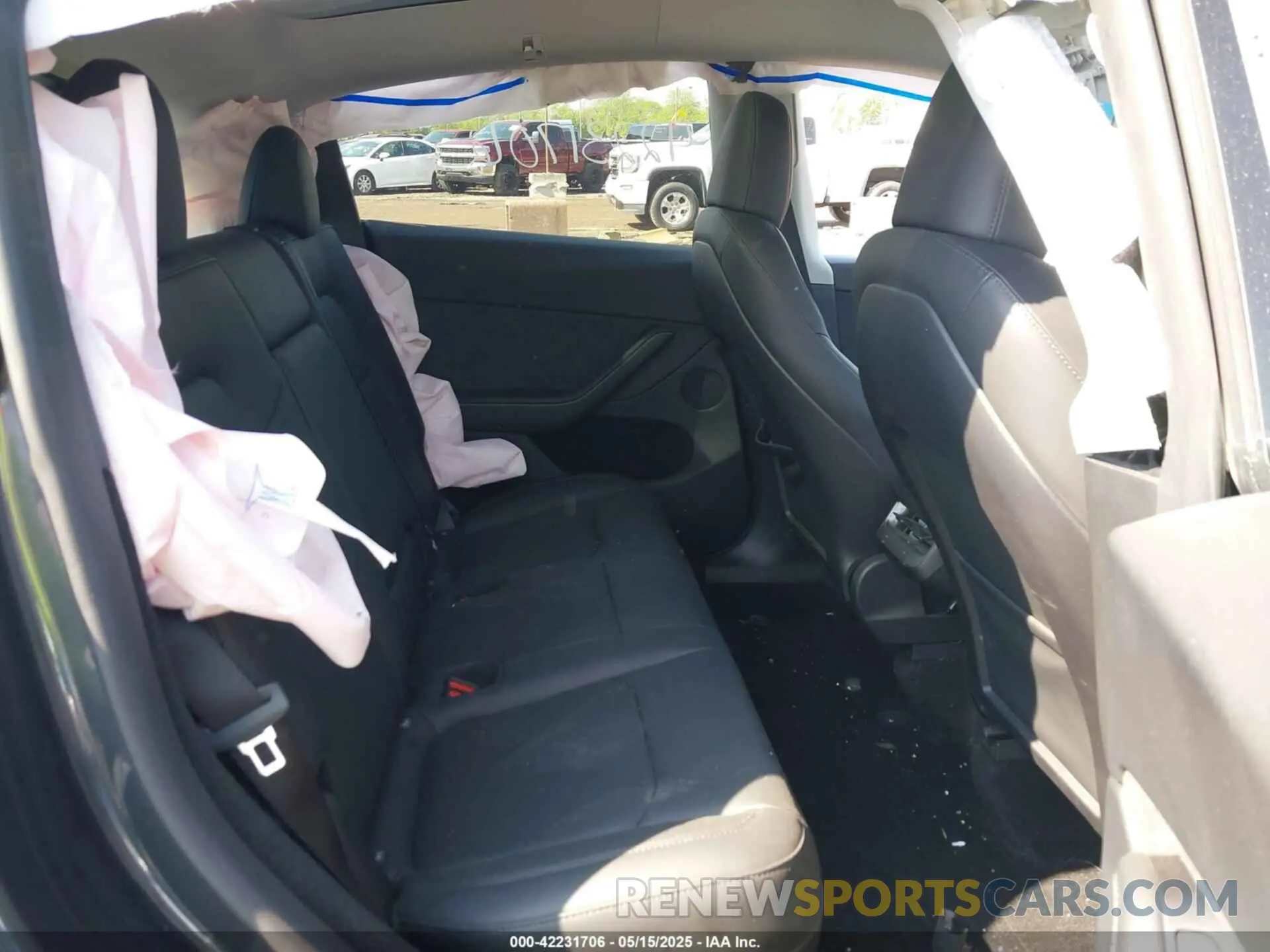 8 Photograph of a damaged car 7SAYGDEF6RA291217 TESLA MODEL Y 2024