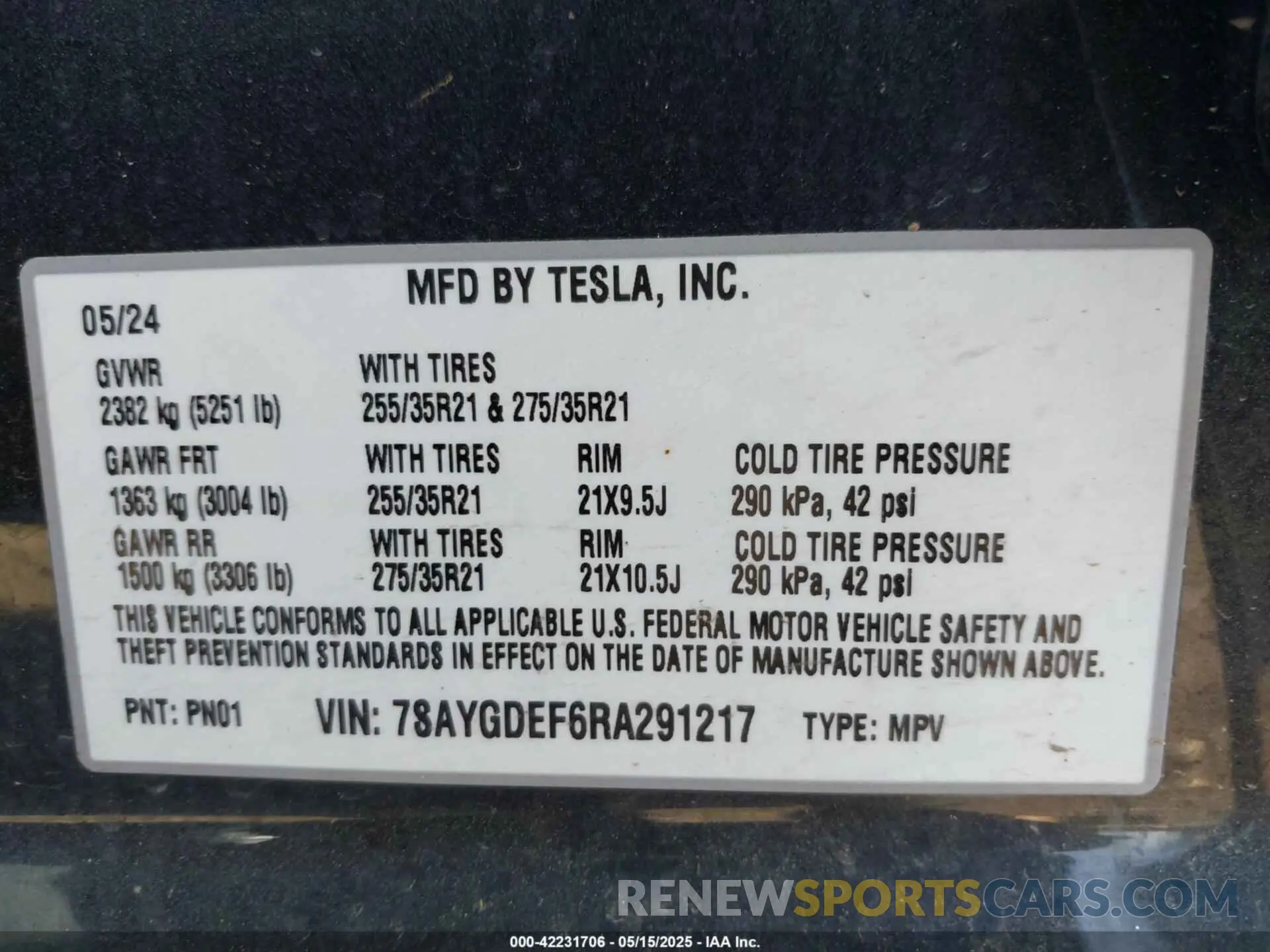 9 Photograph of a damaged car 7SAYGDEF6RA291217 TESLA MODEL Y 2024