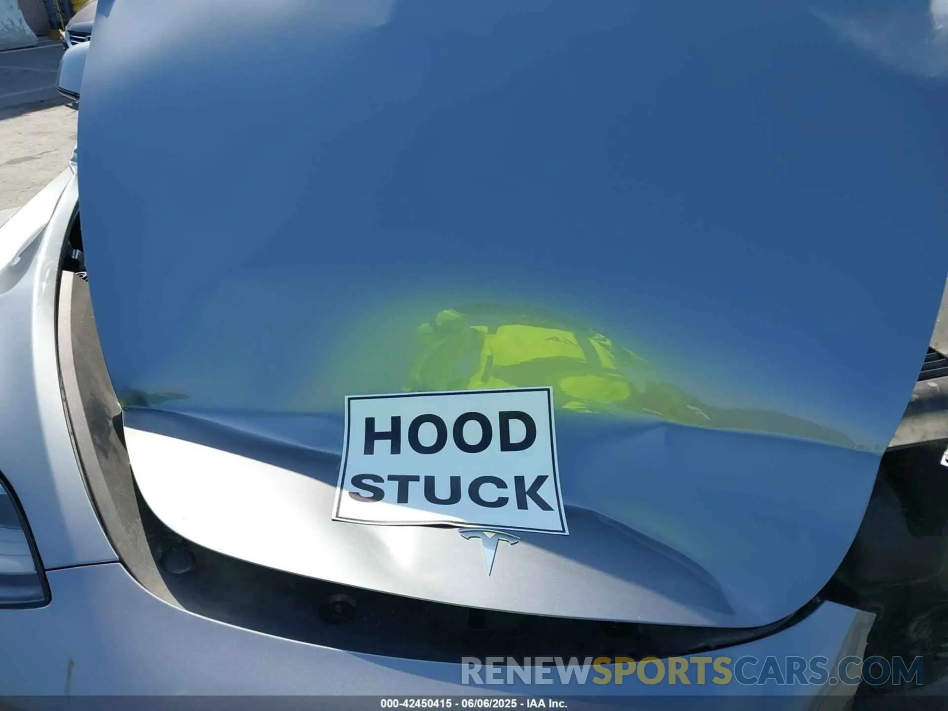 10 Photograph of a damaged car 7SAYGDEF6RF121667 TESLA MODEL Y 2024