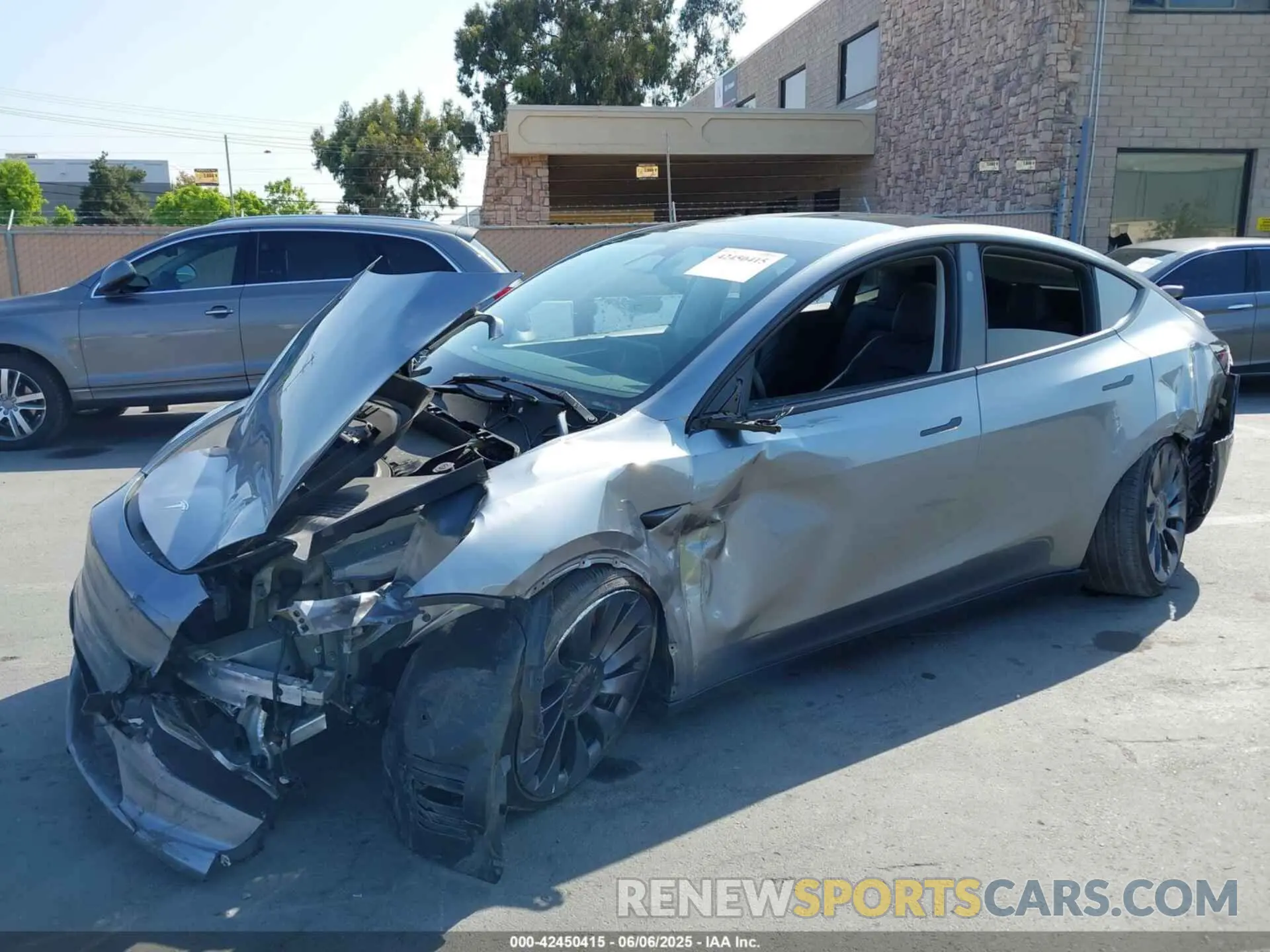 6 Photograph of a damaged car 7SAYGDEF6RF121667 TESLA MODEL Y 2024