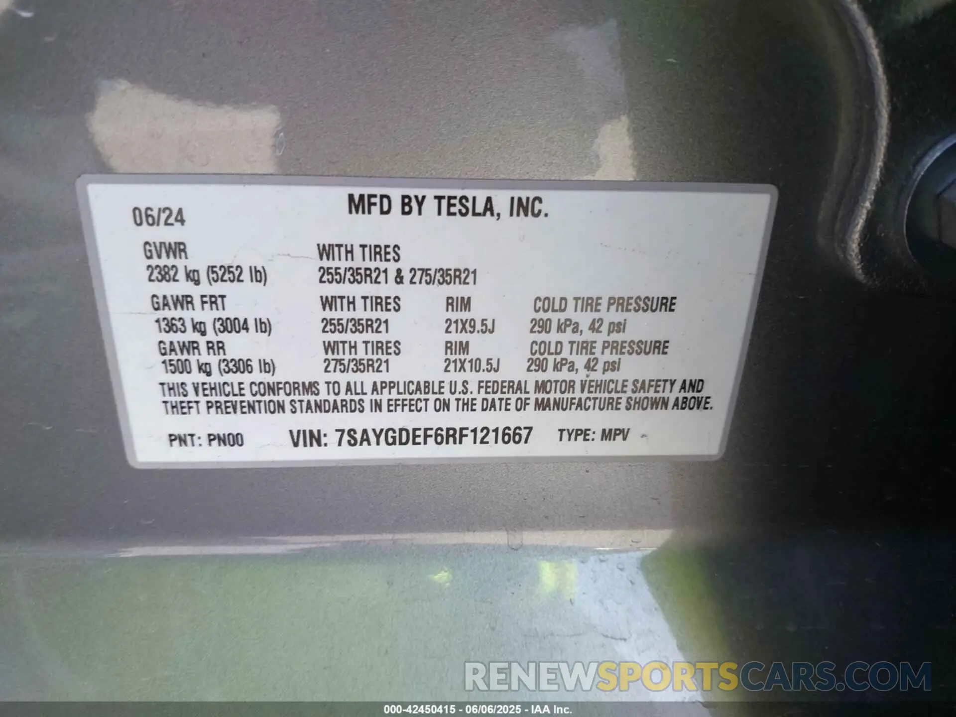 9 Photograph of a damaged car 7SAYGDEF6RF121667 TESLA MODEL Y 2024