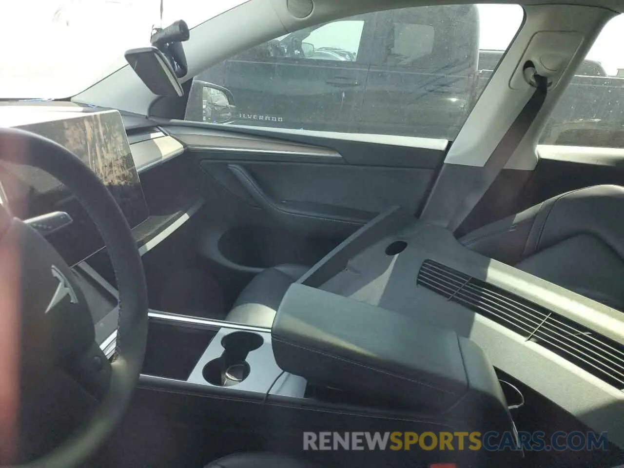 9 Photograph of a damaged car 7SAYGDEF6RF156631 TESLA MODEL Y 2024
