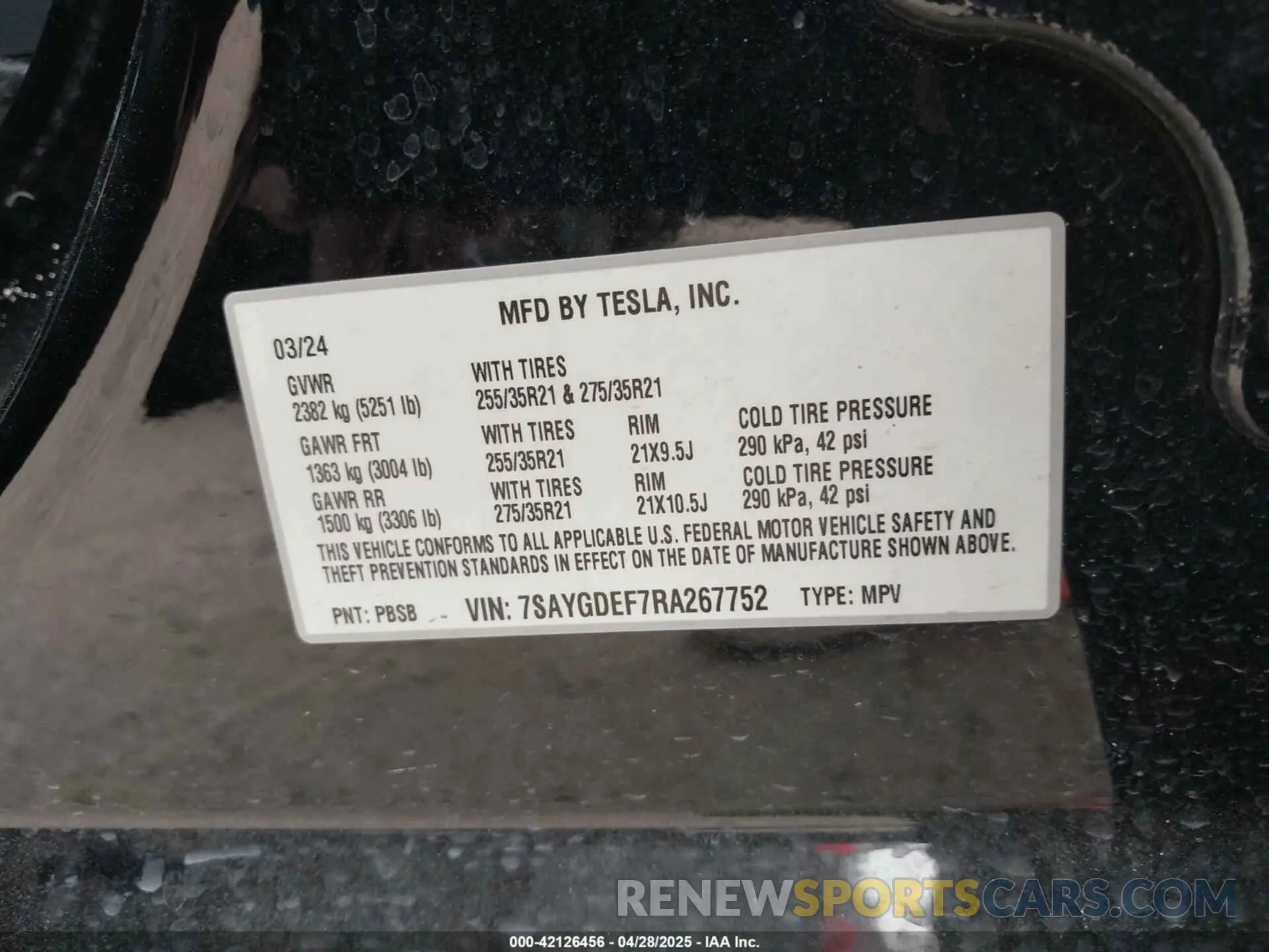 9 Photograph of a damaged car 7SAYGDEF7RA267752 TESLA MODEL Y 2024