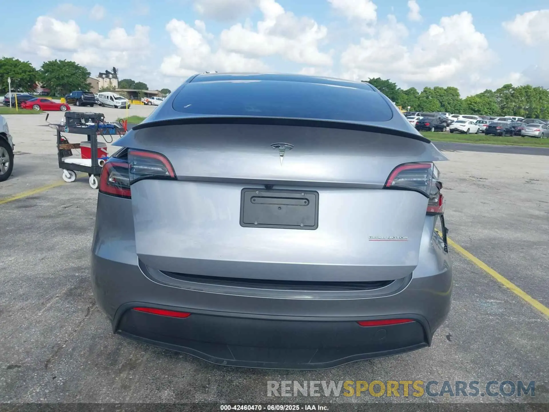 15 Photograph of a damaged car 7SAYGDEF7RA296765 TESLA MODEL Y 2024