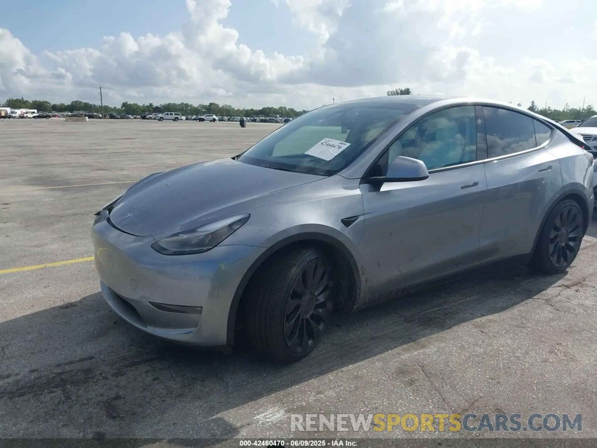 2 Photograph of a damaged car 7SAYGDEF7RA296765 TESLA MODEL Y 2024