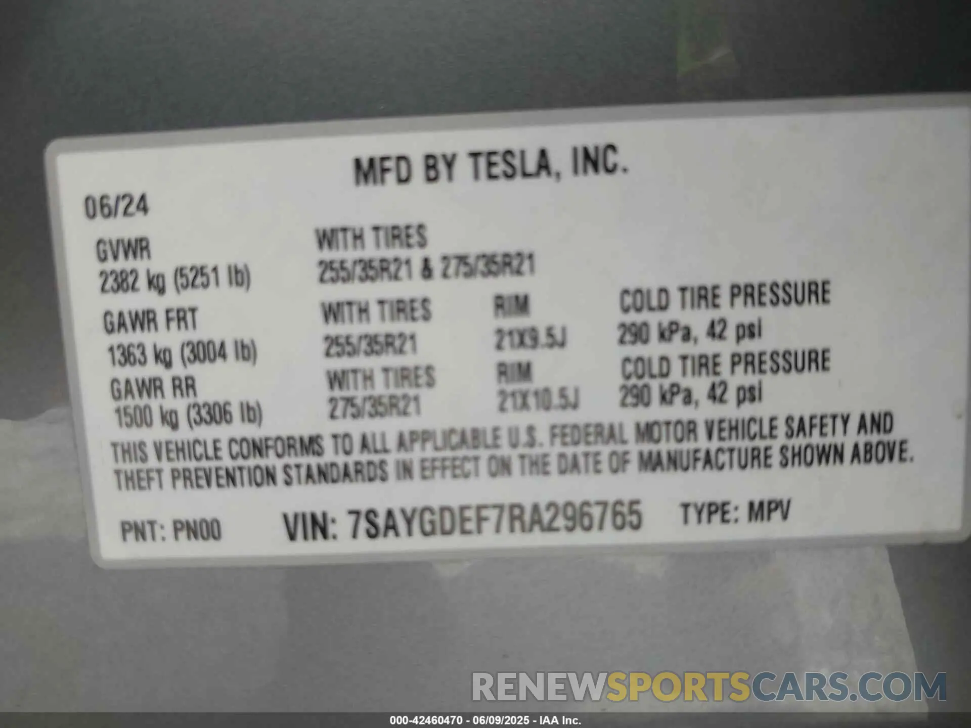 9 Photograph of a damaged car 7SAYGDEF7RA296765 TESLA MODEL Y 2024
