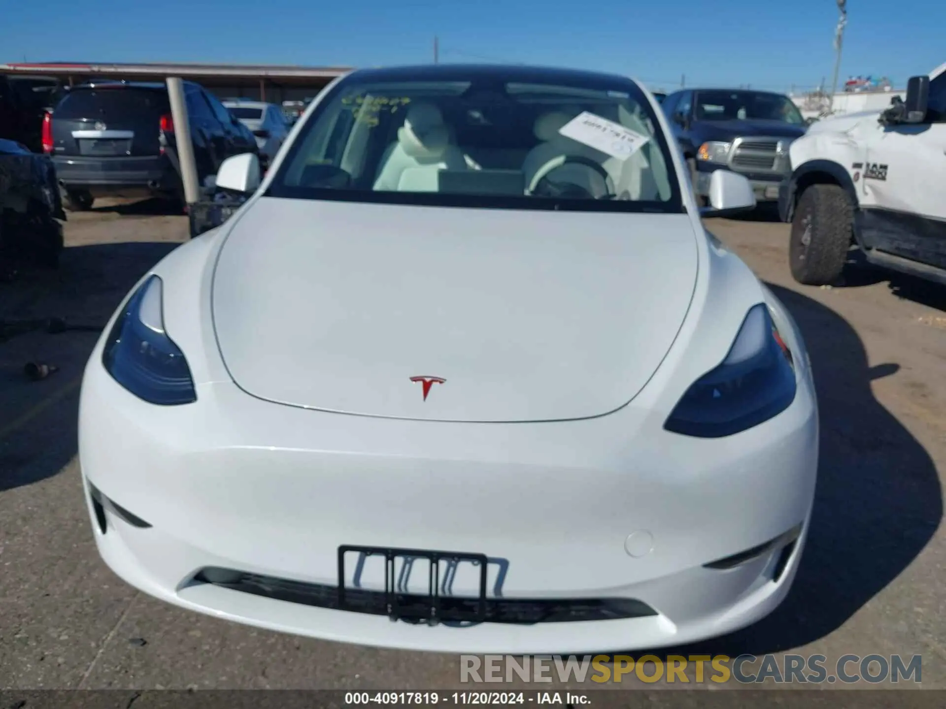 11 Photograph of a damaged car 7SAYGDEF7RA335483 TESLA MODEL Y 2024
