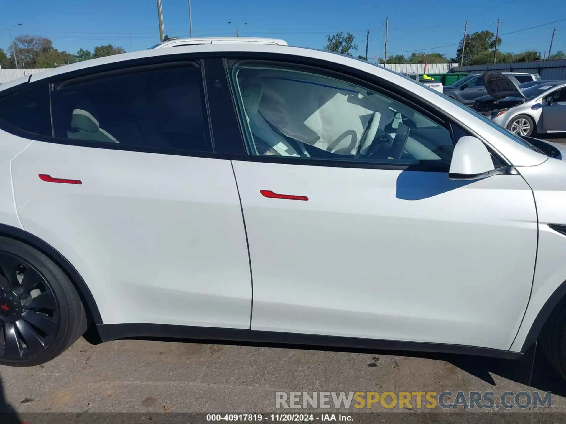 12 Photograph of a damaged car 7SAYGDEF7RA335483 TESLA MODEL Y 2024