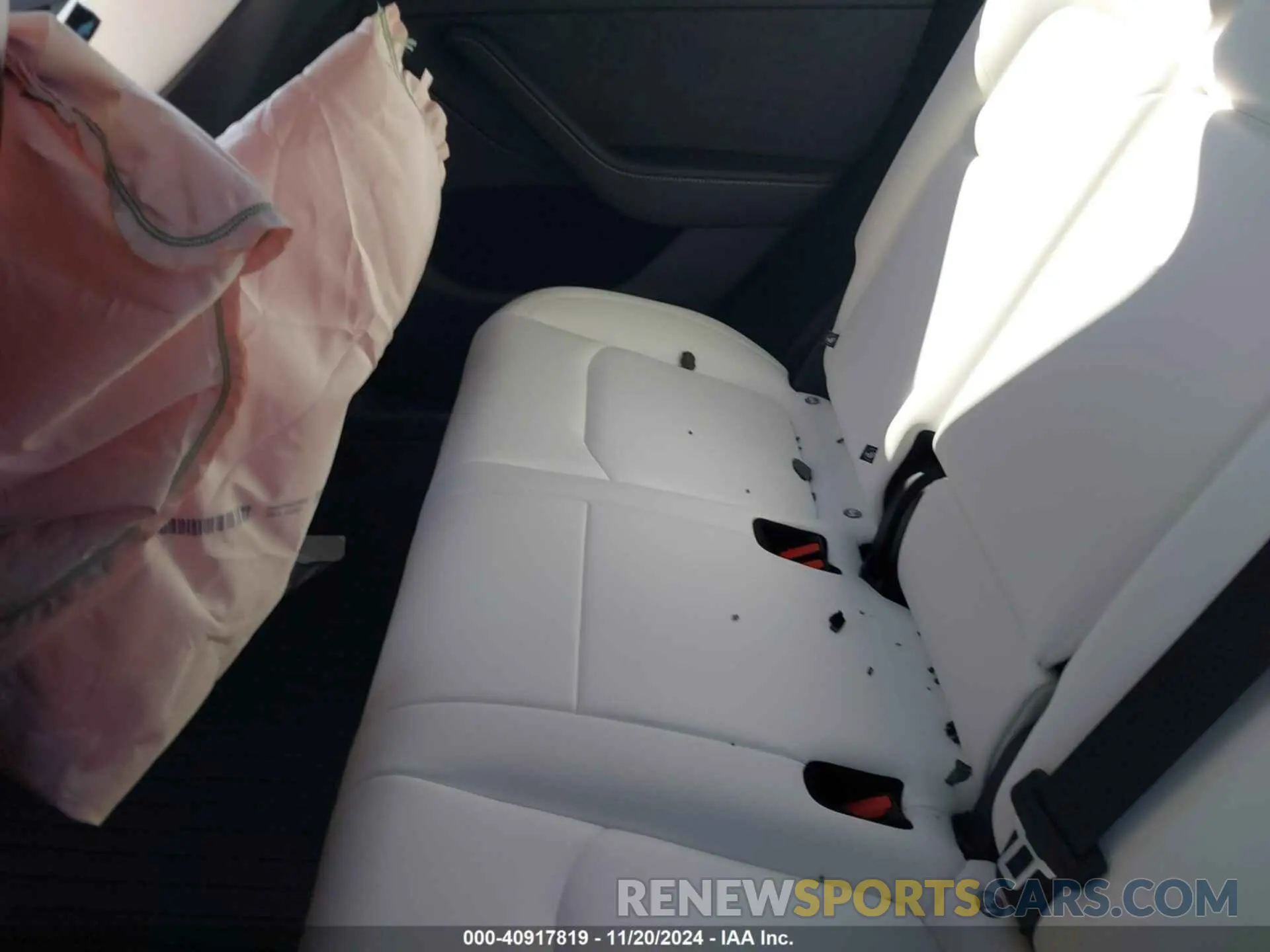 8 Photograph of a damaged car 7SAYGDEF7RA335483 TESLA MODEL Y 2024