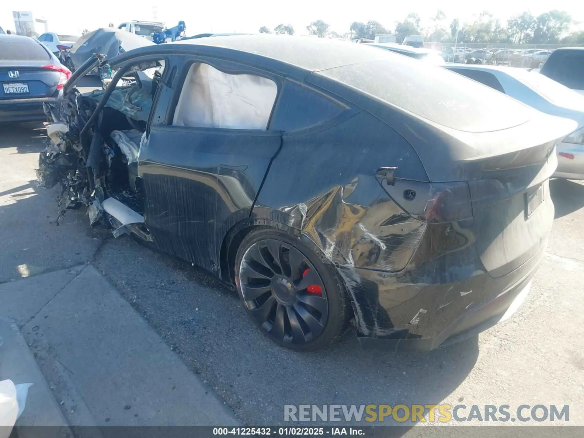 3 Photograph of a damaged car 7SAYGDEF7RF021464 TESLA MODEL Y 2024