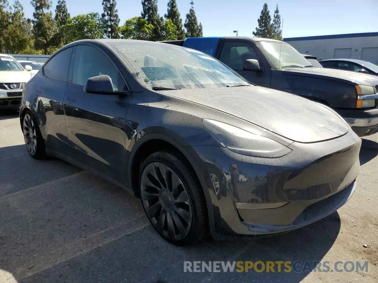 4 Photograph of a damaged car 7SAYGDEF7RF023036 TESLA MODEL Y 2024