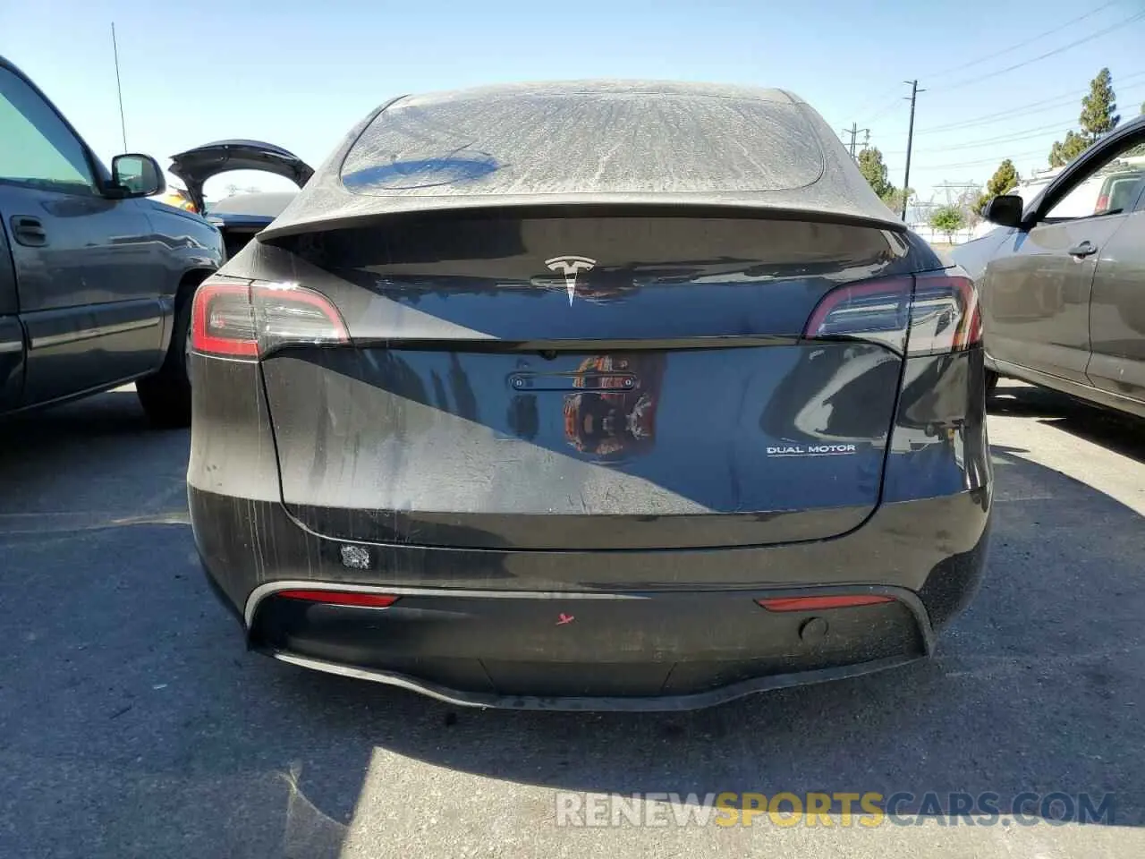 6 Photograph of a damaged car 7SAYGDEF7RF023036 TESLA MODEL Y 2024