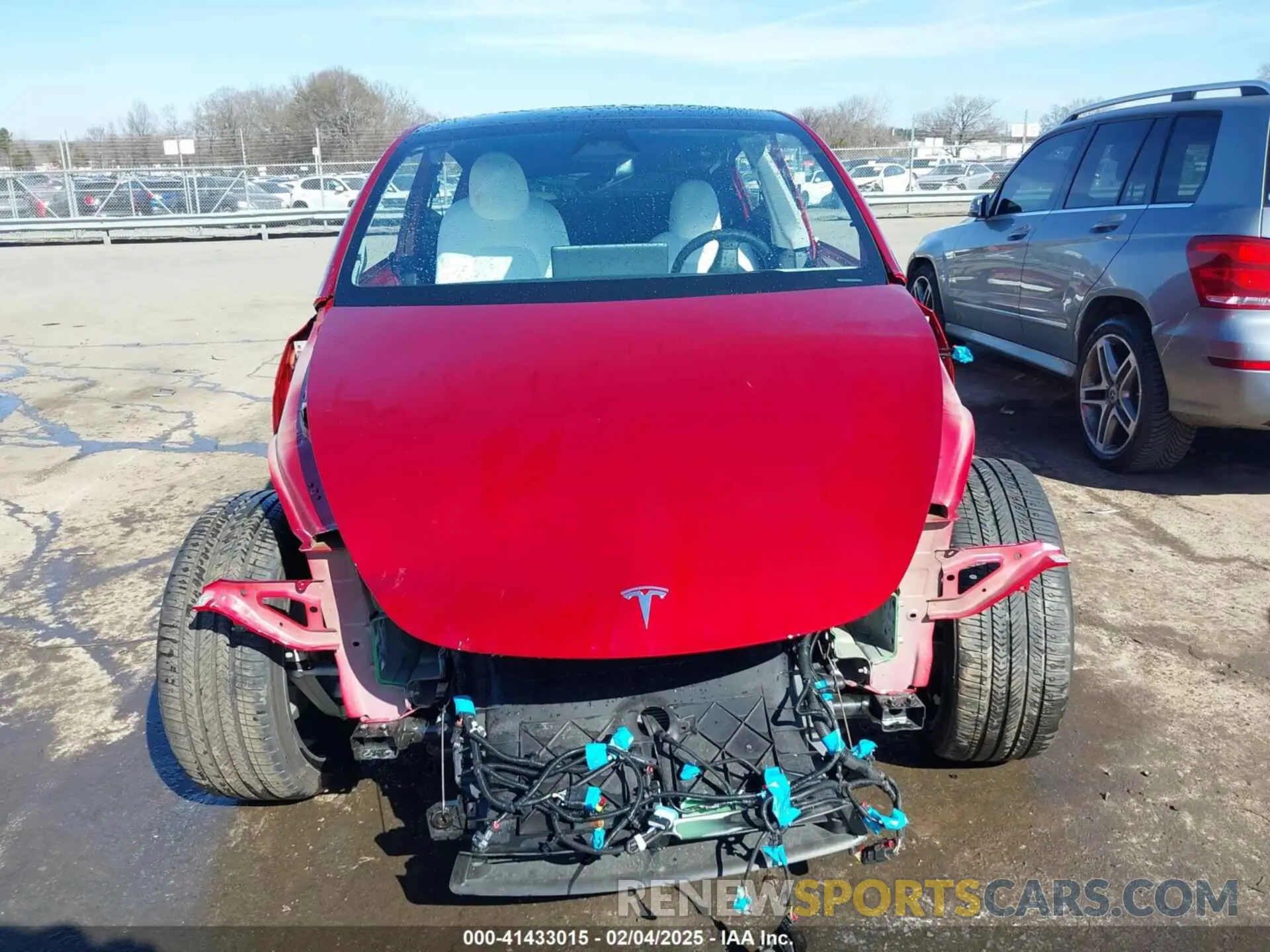 12 Photograph of a damaged car 7SAYGDEF7RF029774 TESLA MODEL Y 2024