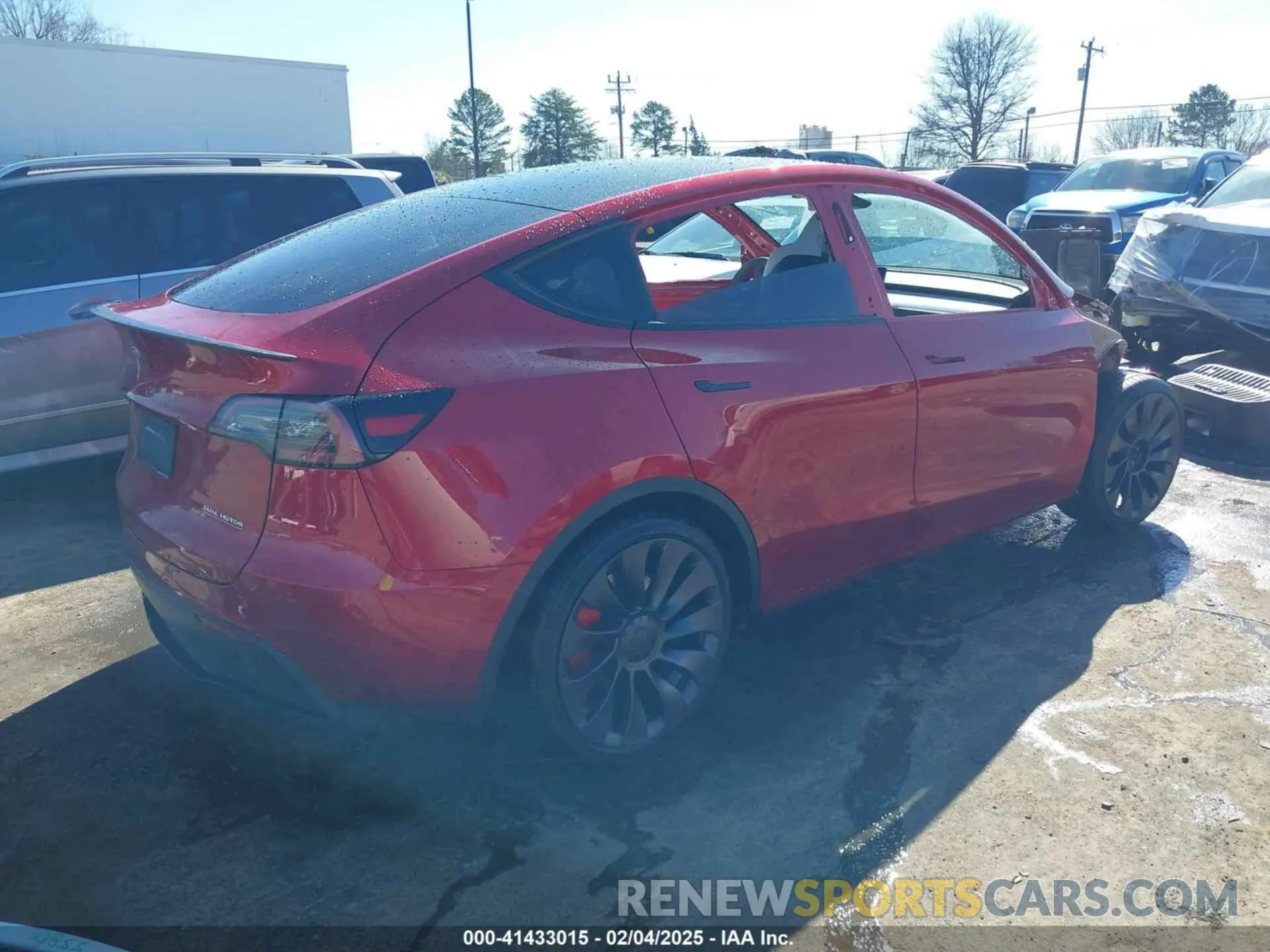 4 Photograph of a damaged car 7SAYGDEF7RF029774 TESLA MODEL Y 2024