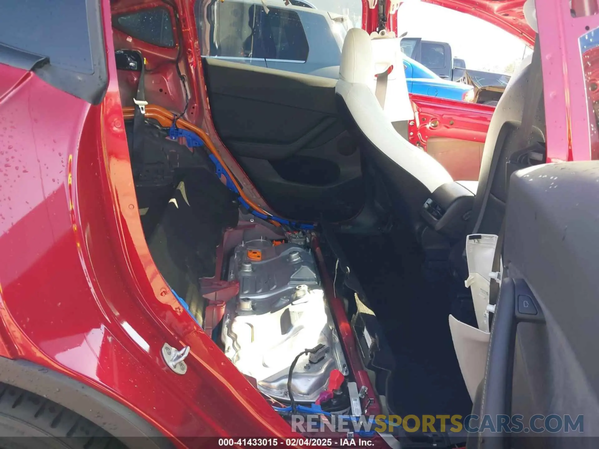 8 Photograph of a damaged car 7SAYGDEF7RF029774 TESLA MODEL Y 2024